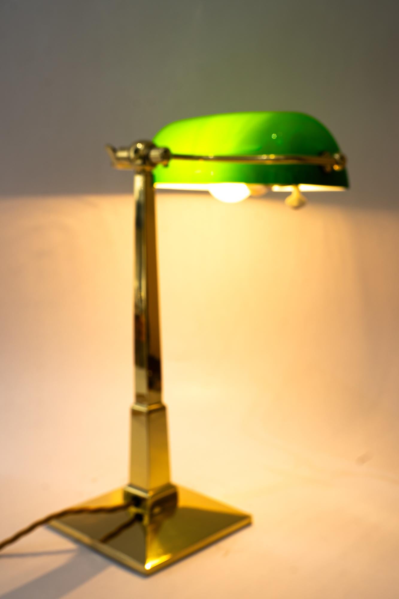 Hight adjustable art deco sviweling banker lamp vienna around 1920s For Sale 3