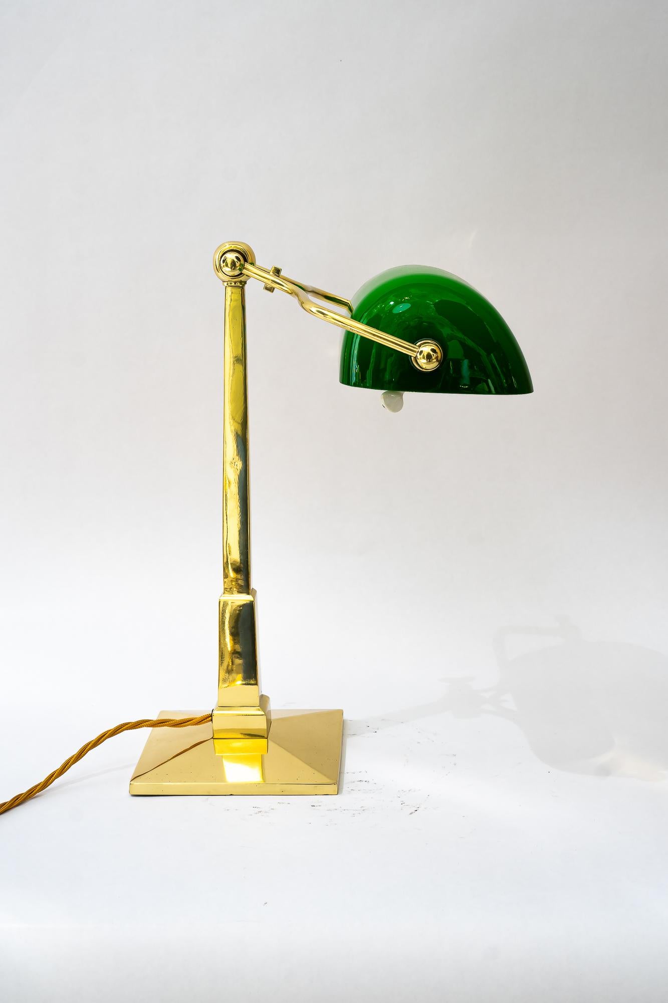 Hight adjustable art deco sviweling banker lamp vienna around 1920s For Sale 1