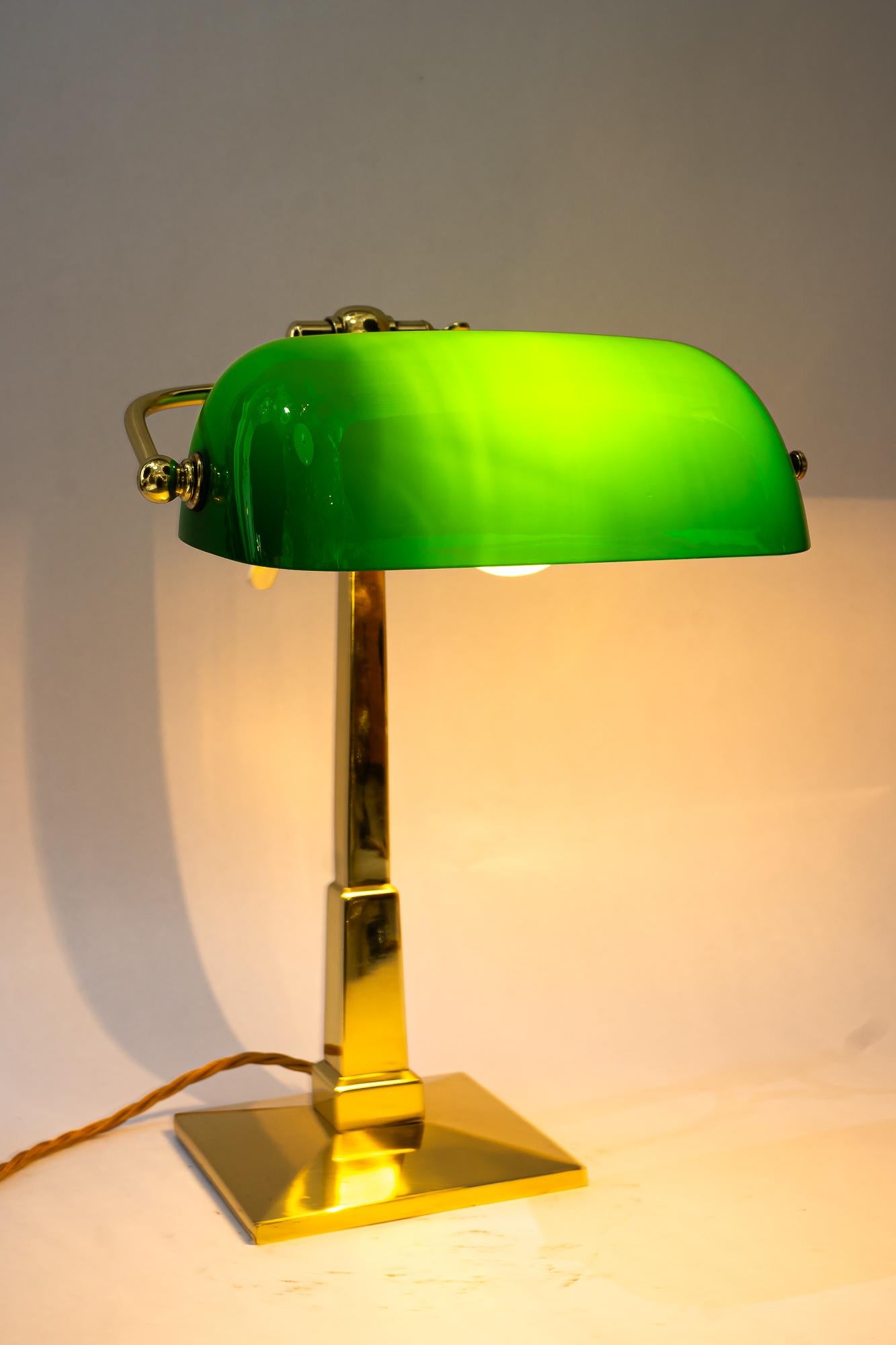Hight adjustable art deco sviweling banker lamp vienna around 1920s For Sale 2