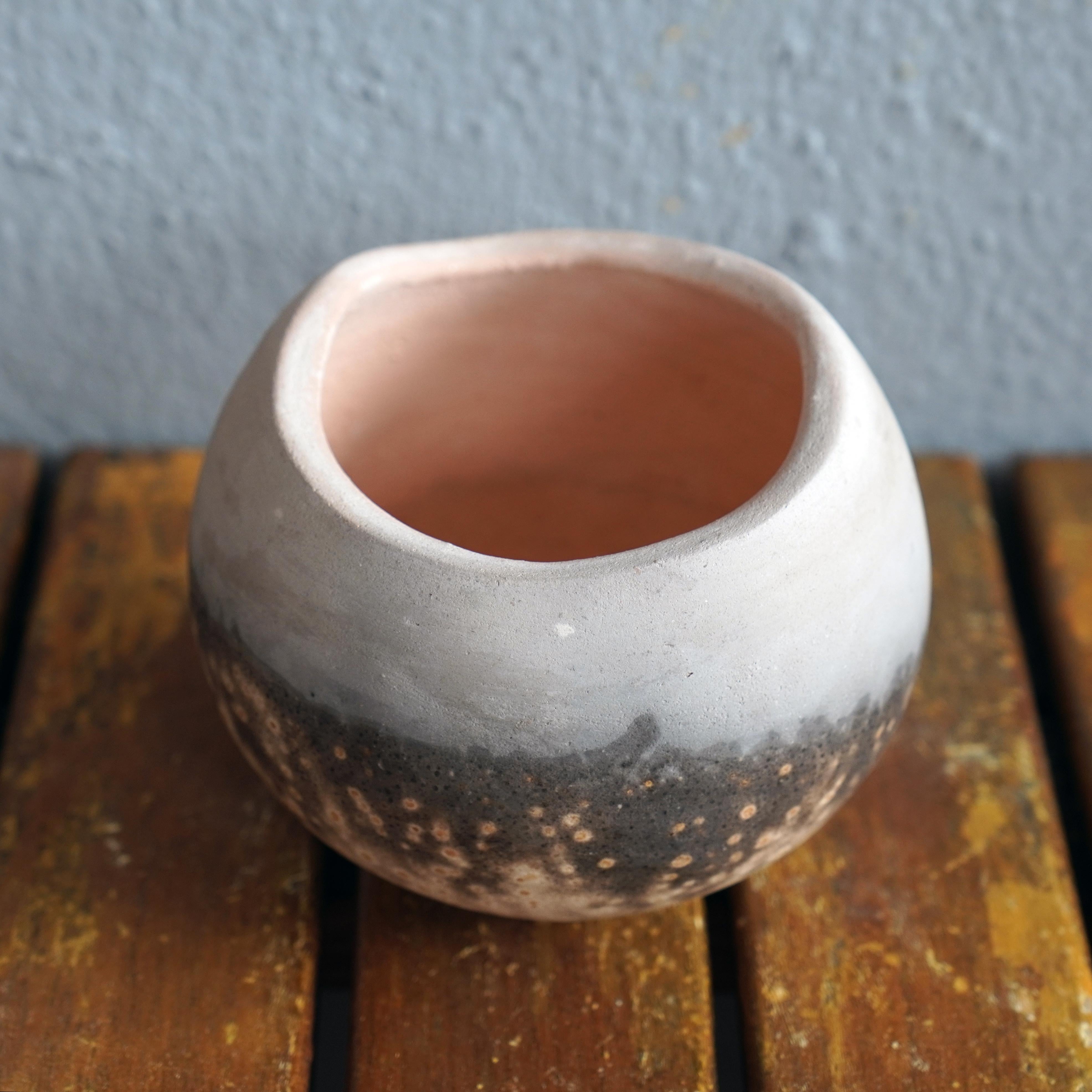 Malaisien Vase en poterie Raaquu Hikari Raku - Obvara - Céramique faite à la main, Malaisie en vente