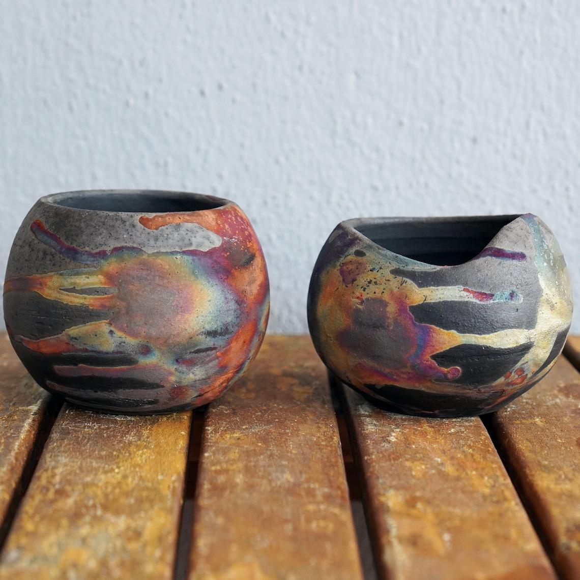 Moderne Vase en poterie Raku Hikari & Zen - Cuivre au carbone - Décoration intérieure en céramique faite à la main en vente