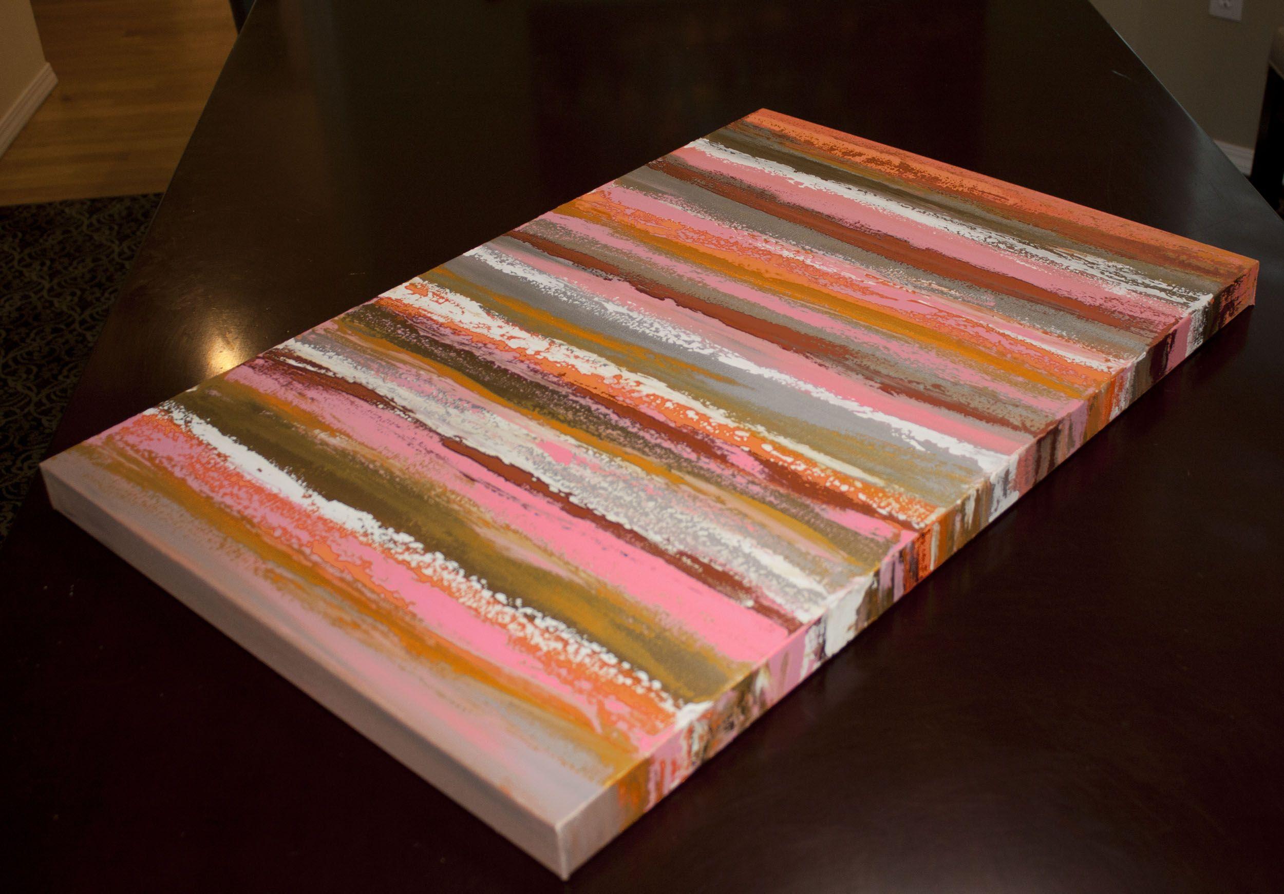 Pink & Metal 2 è un dipinto originale, realizzato con colori acrilici su una tela avvolta in una galleria. Ha una larghezza di 30 pollici e un'altezza di 20 pollici con una profondità di 1,5 pollici (20x30x1,5). Questo quadro può essere appeso in