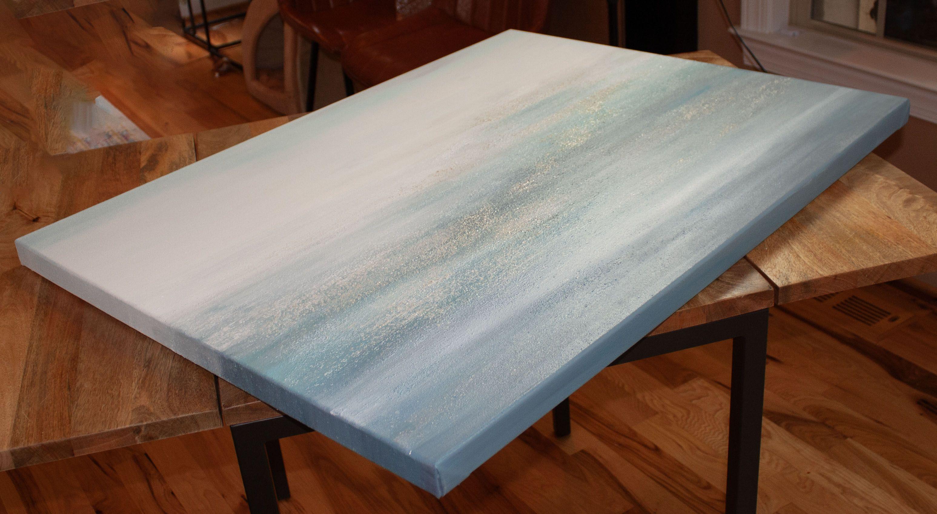 Seascape 2 ist ein originelles, modernes Gemälde, das mit Acrylfarbe auf einer in die Galerie eingewickelten Leinwand gemalt wurde. Es hat eine Breite von 40 Zoll und eine Höhe von 30 Zoll mit einer Tiefe von 1,5 Zoll (30x40x1,5).    Die in dem