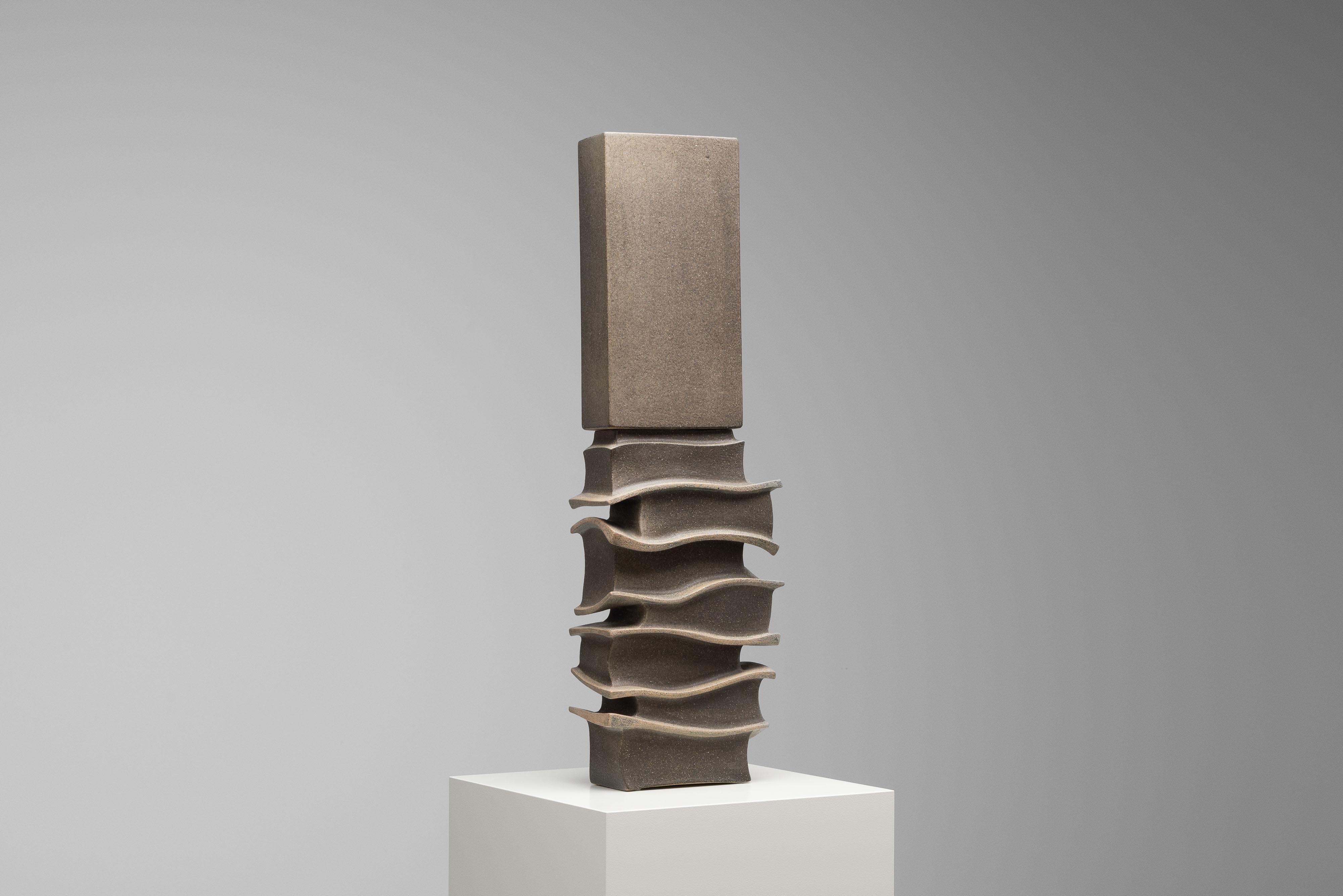 Hilbert Boxem scultura astratta in gres Paesi Bassi 1977 In condizioni buone in vendita a Roosendaal, Noord Brabant