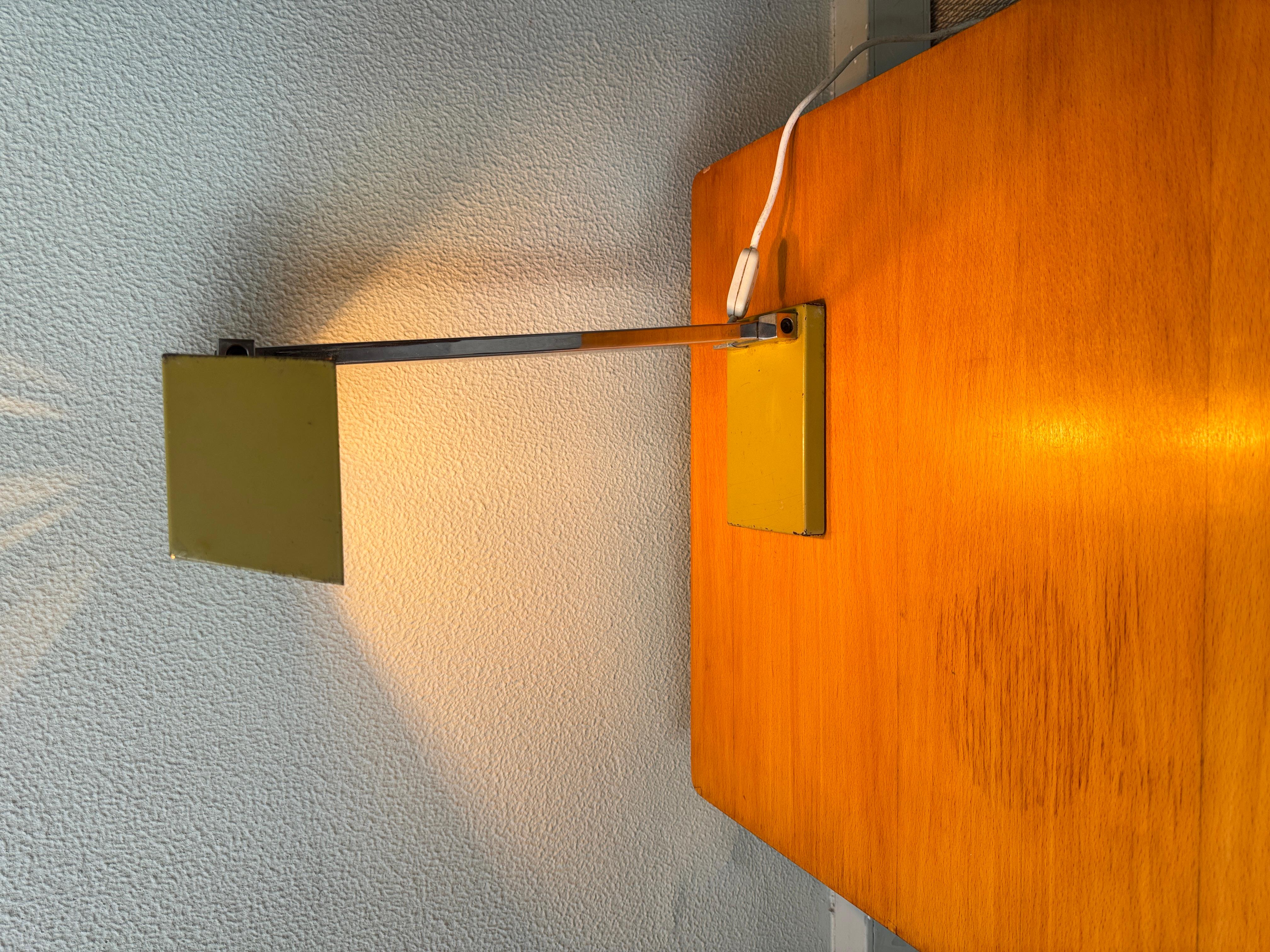 Hilbrand 1970s Geometric Table Lamp Yellow Metal Shade Chrome Stem Modernist For Sale 6