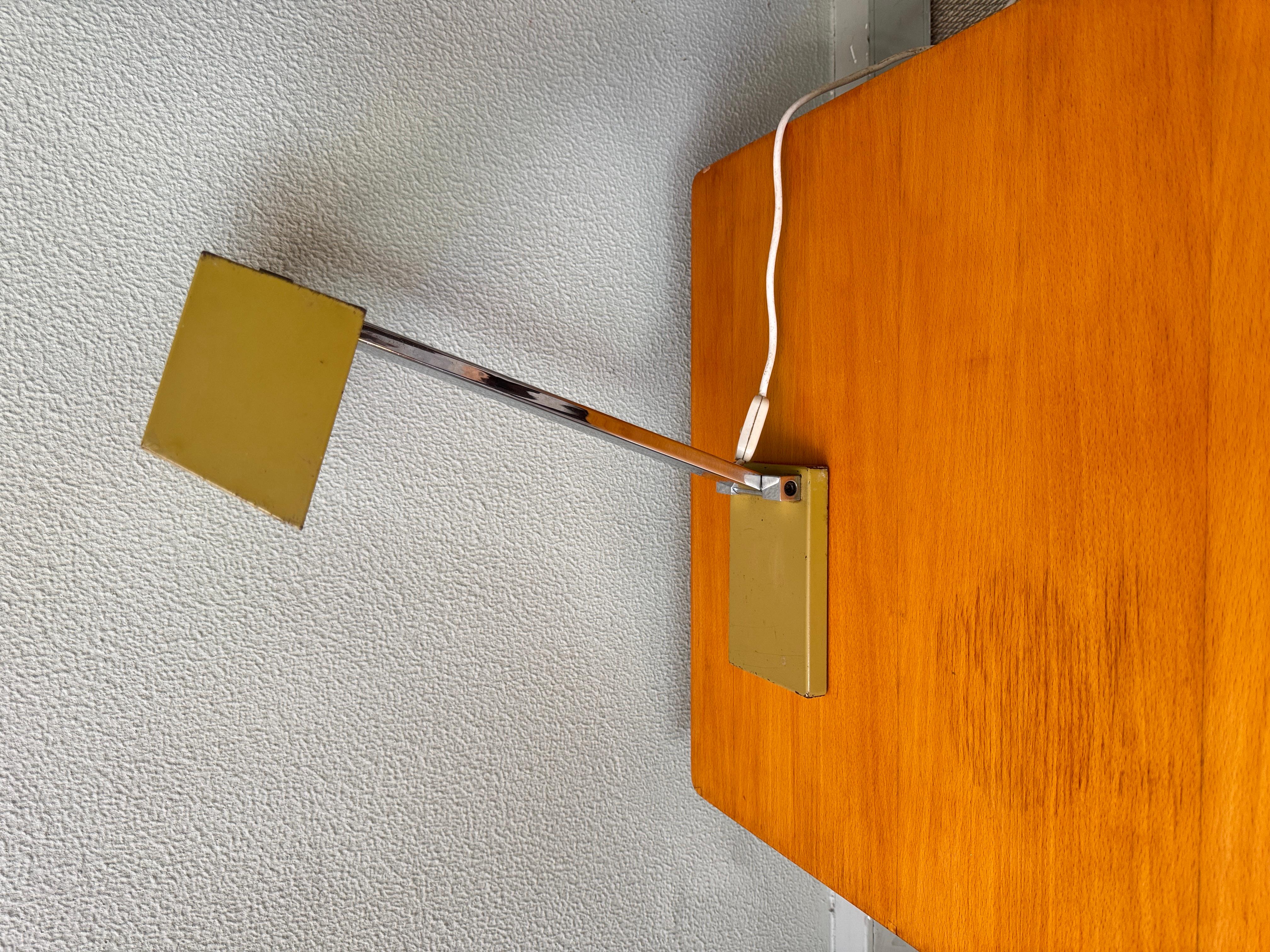 Hilbrand 1970s Geometric Table Lamp Yellow Metal Shade Chrome Stem Modernist For Sale 7