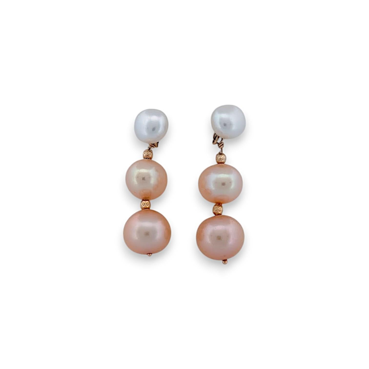 Taille ronde Hilda Pendants d'oreilles pendants en or jaune 10 carats avec perles d'eau douce en vente