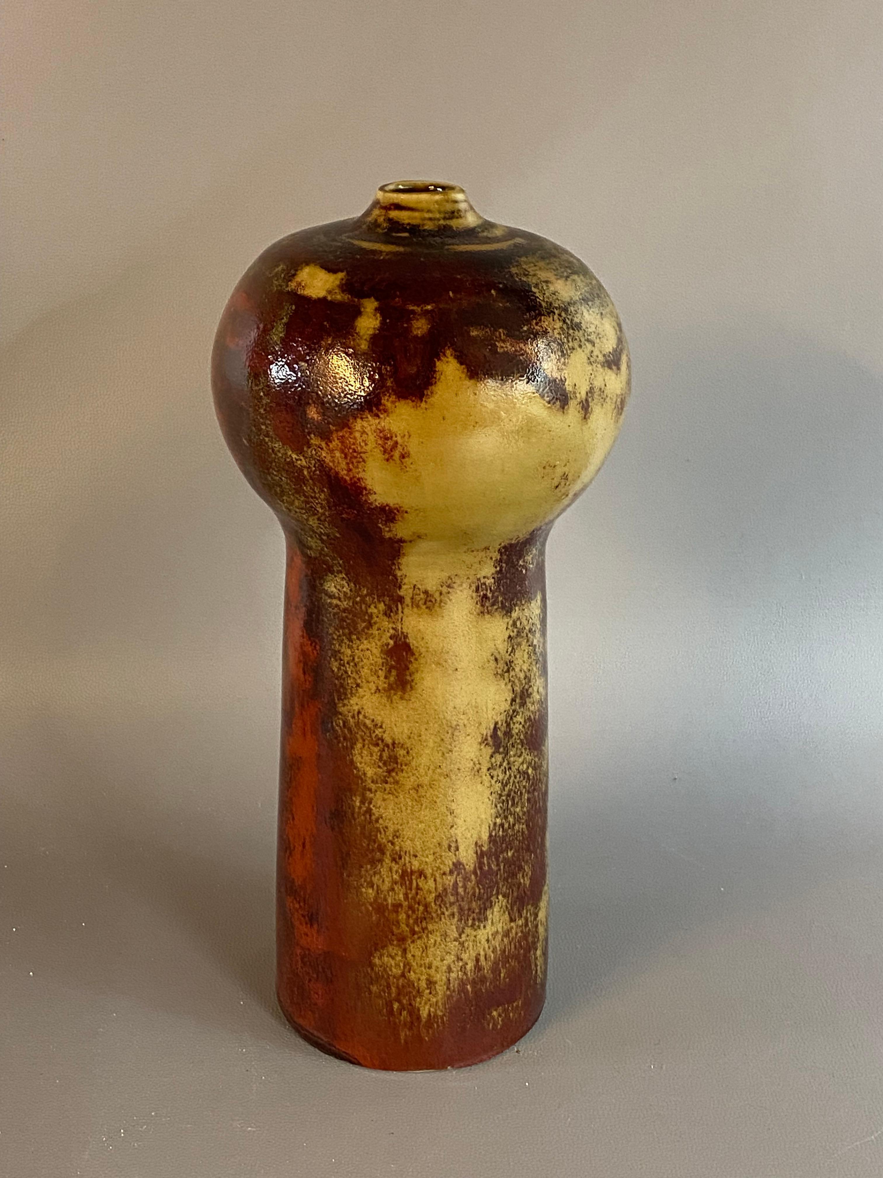 Allemand Hildegard Storr Britz (1915-1982) Moderniste du milieu du siècle Vase en grès couleur sang-de-bœuf en vente