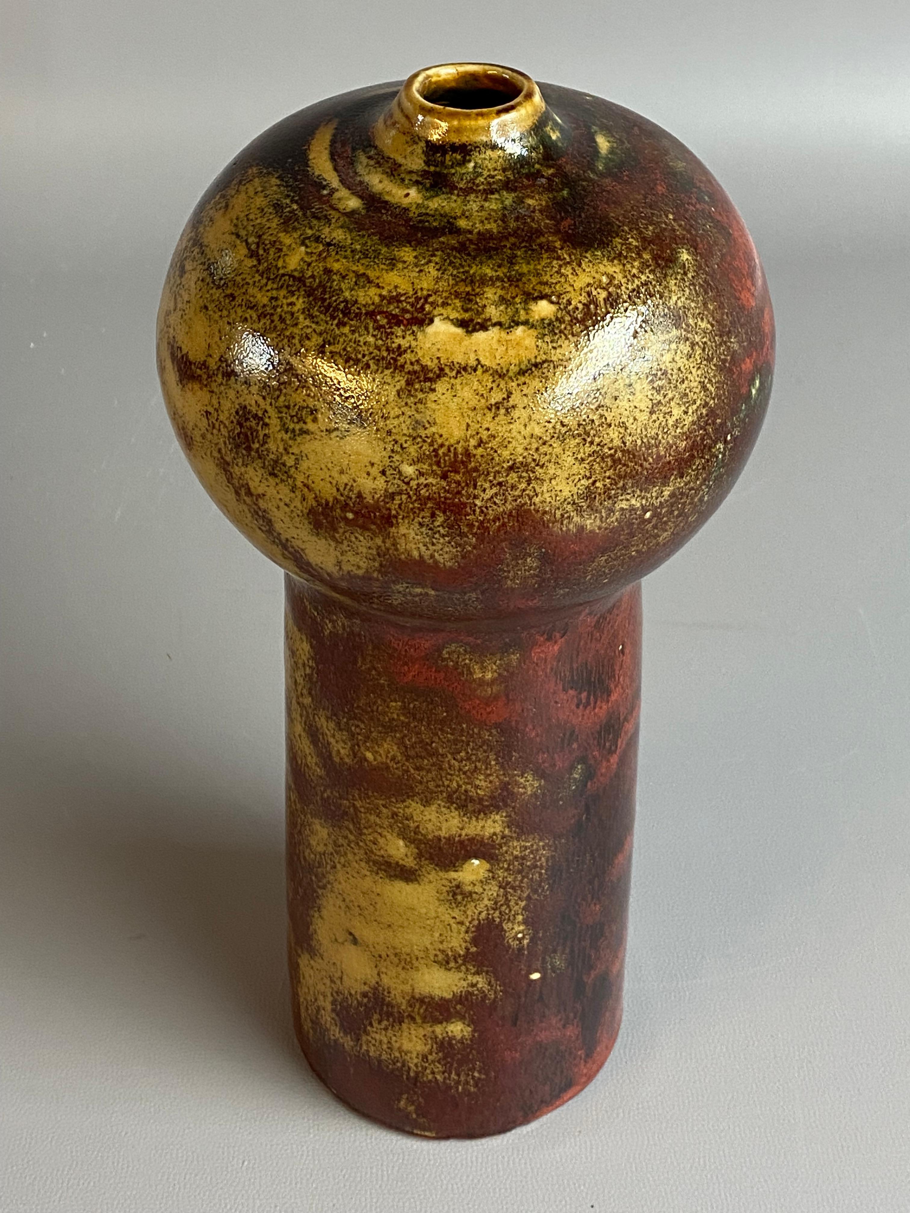 Milieu du XXe siècle Hildegard Storr Britz (1915-1982) Moderniste du milieu du siècle Vase en grès couleur sang-de-bœuf en vente