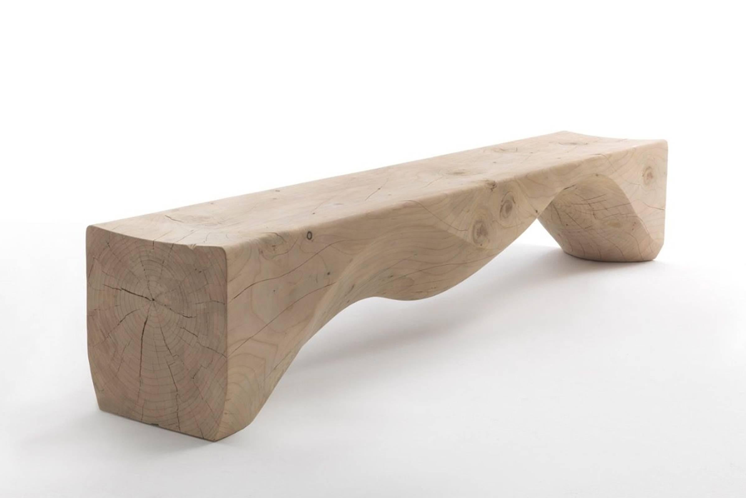 Hill Bench aus massivem natürlichem Zedernholz (Italienisch) im Angebot