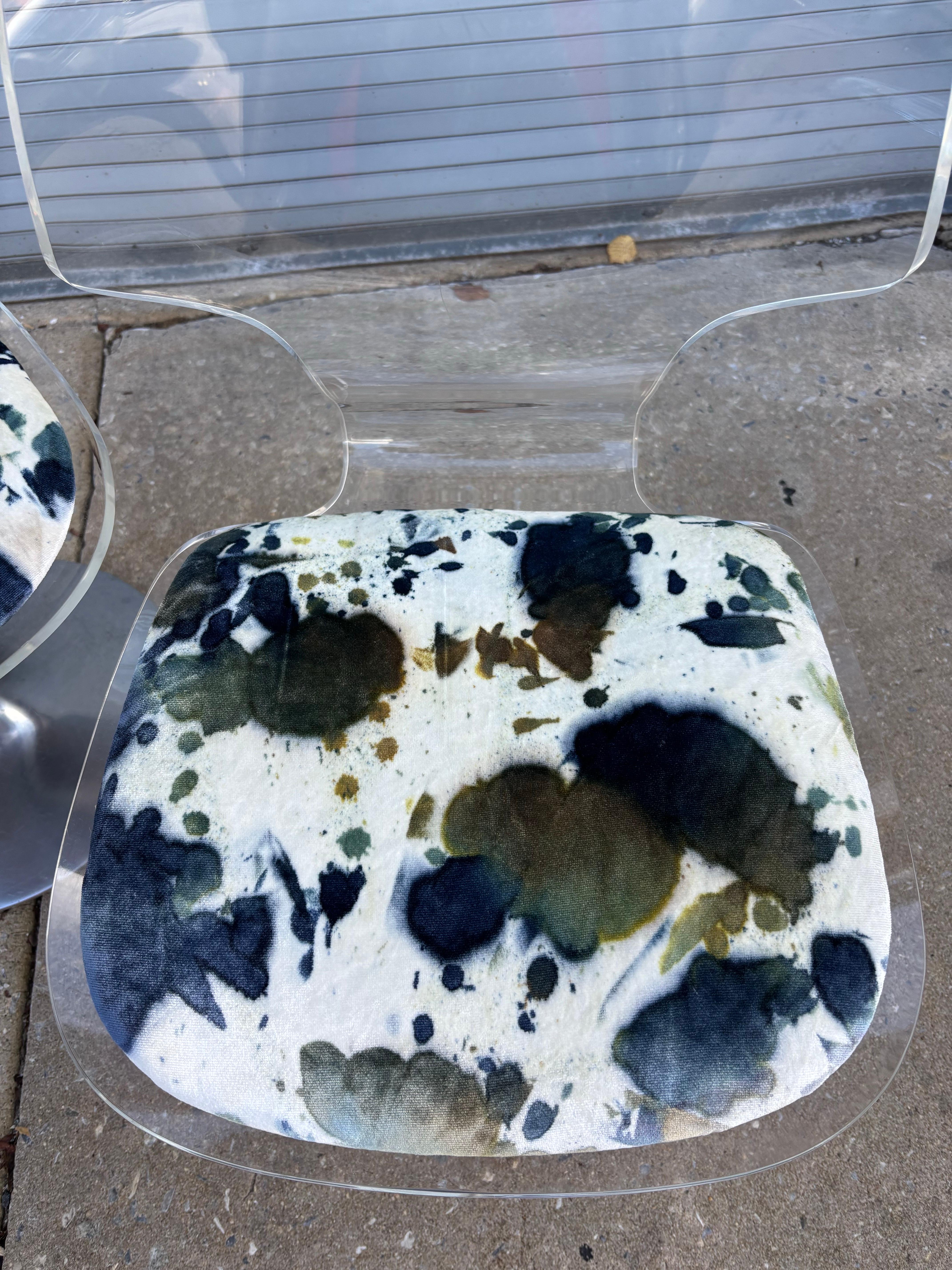 I. Hill Fertigung  Lucite-Stühle/ 4er-Set im Zustand „Gut“ im Angebot in Philadelphia, PA