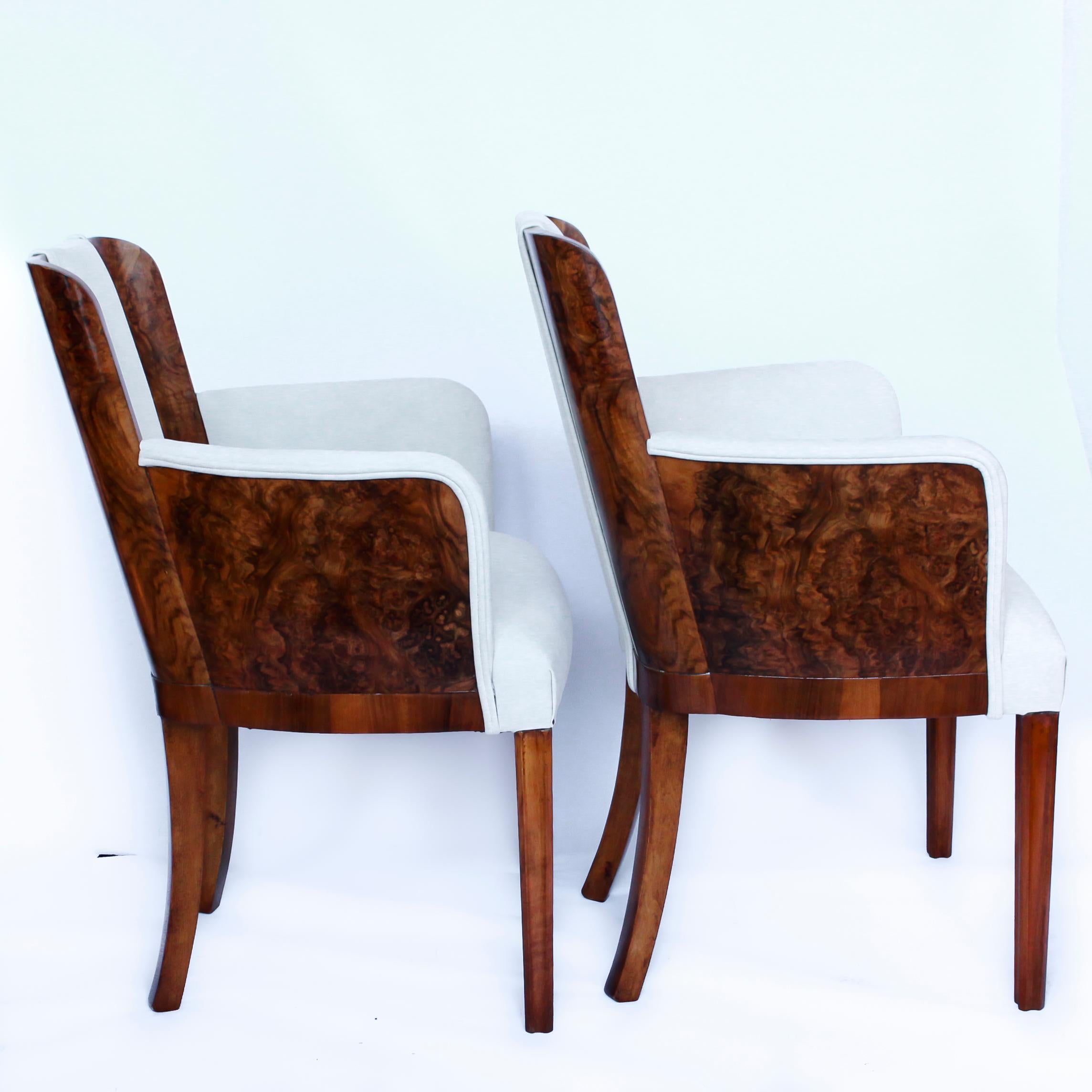 Art Deco 8-Seat Dining Suite by Hille in Walnut Veneer London England 1930 In Good Condition In Forest Row, East Sussex