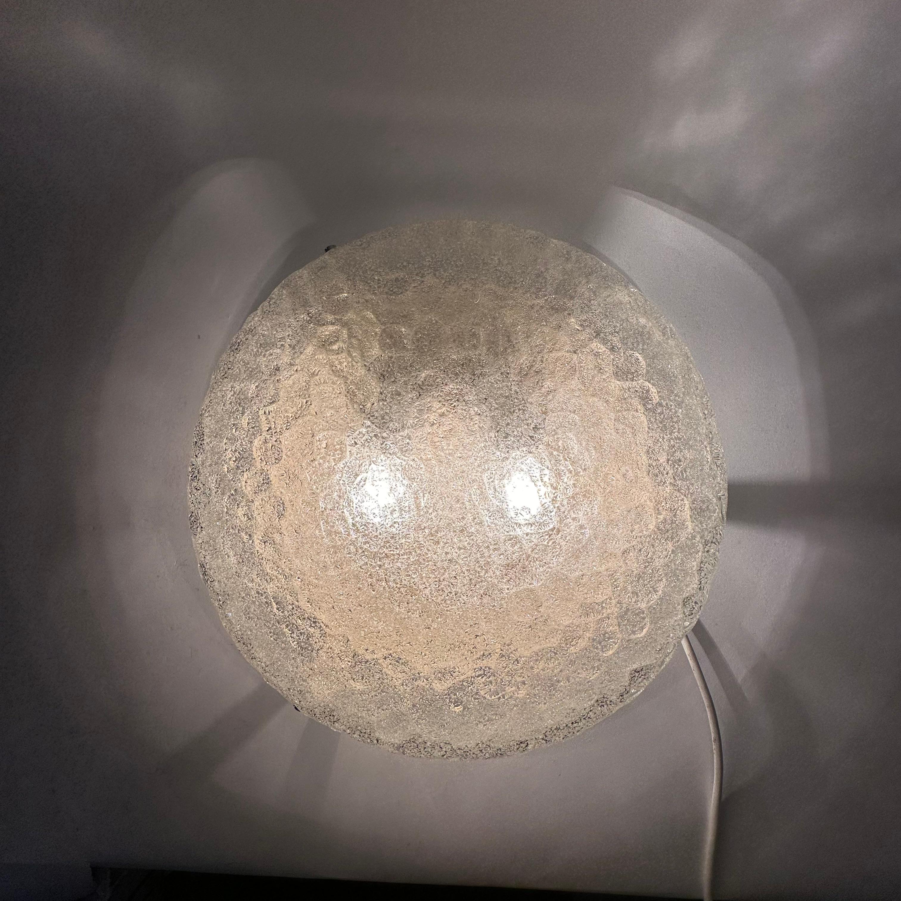 Plafonnier en verre glacé à bulles Hillebrand, années 1970 en vente 4