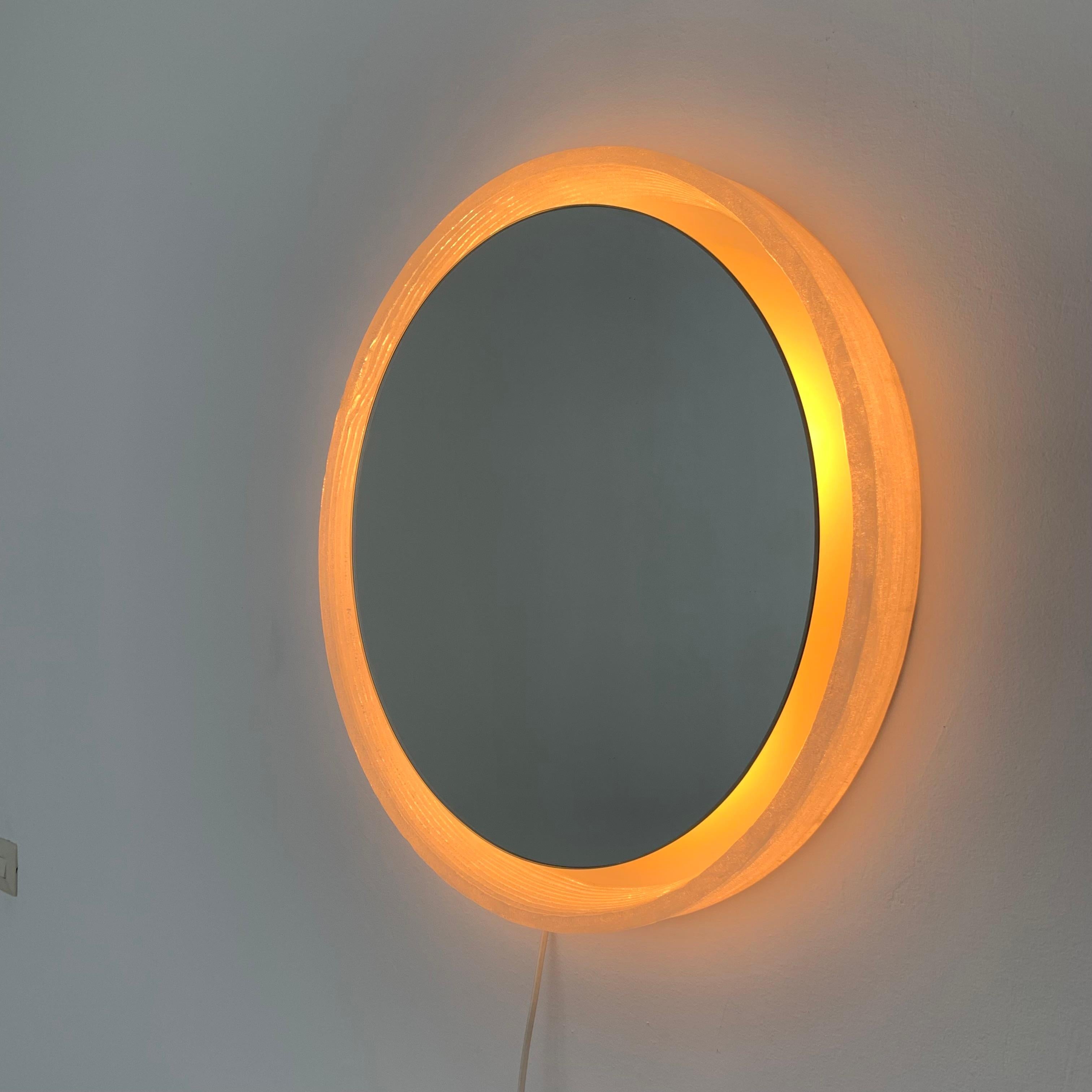 Miroir Hillebrand en lucite avec rétro-éclairage, années 1970 en vente 10