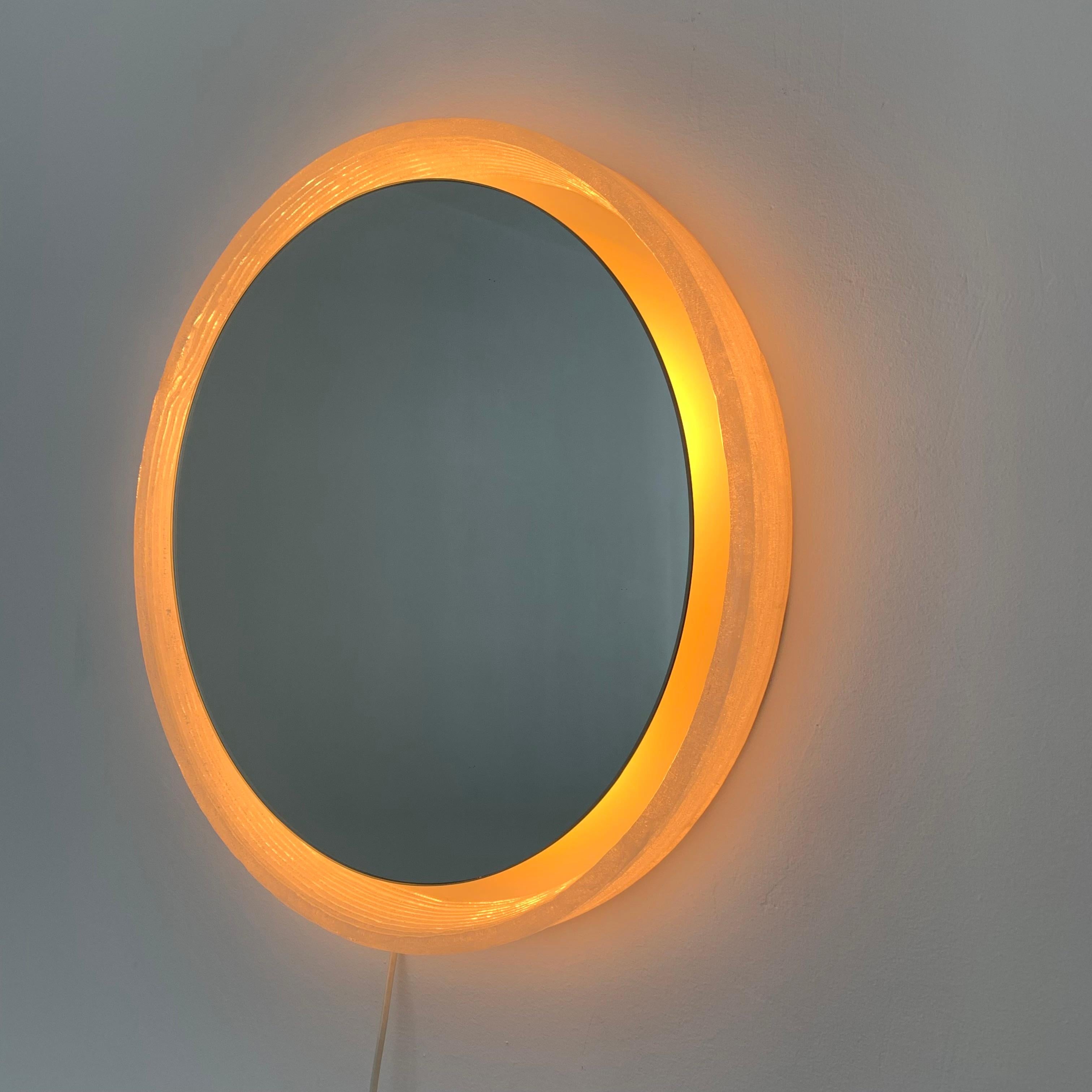 Miroir Hillebrand en lucite avec rétro-éclairage, années 1970 en vente 11