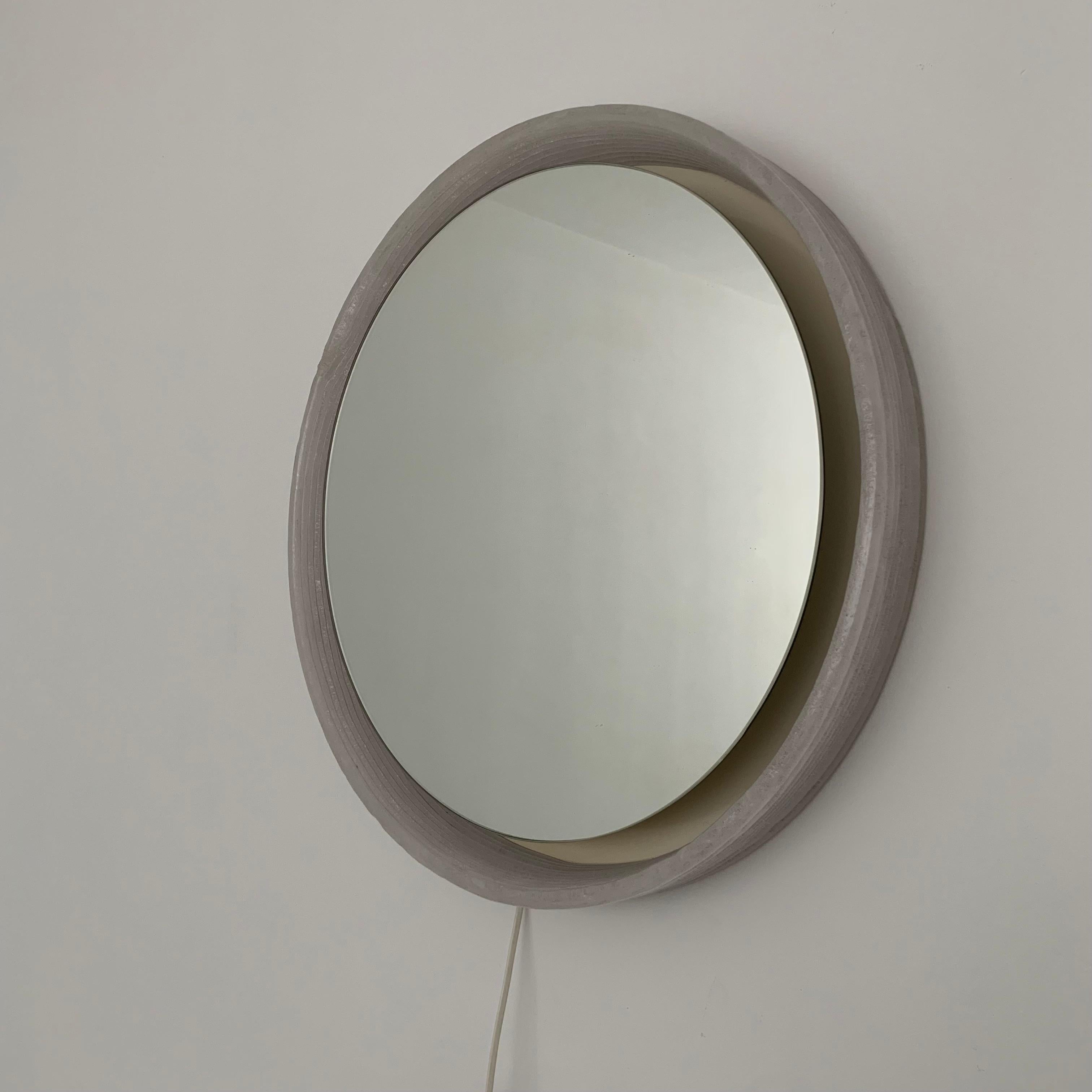 Miroir Hillebrand en lucite avec rétro-éclairage, années 1970 en vente 1