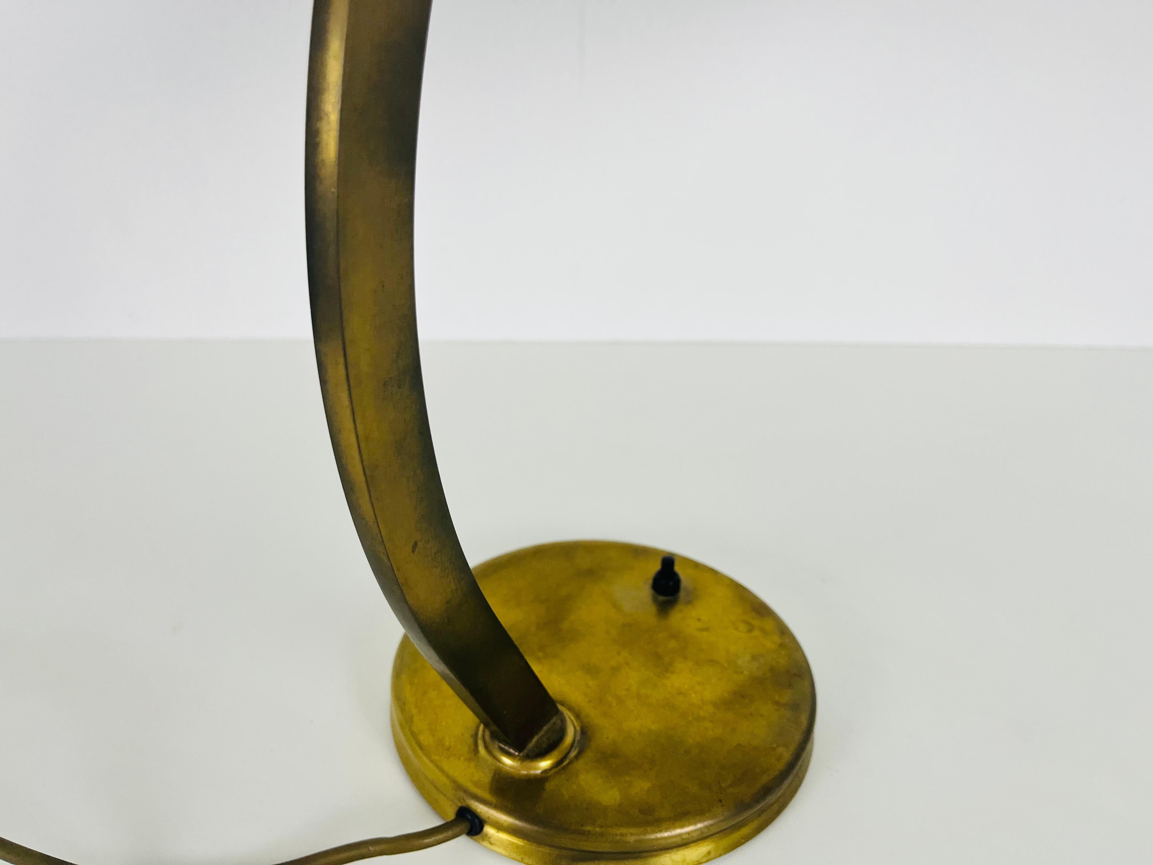 Hillebrand Lampe de table en laiton massif du milieu du siècle, années 1960, Allemagne en vente 3