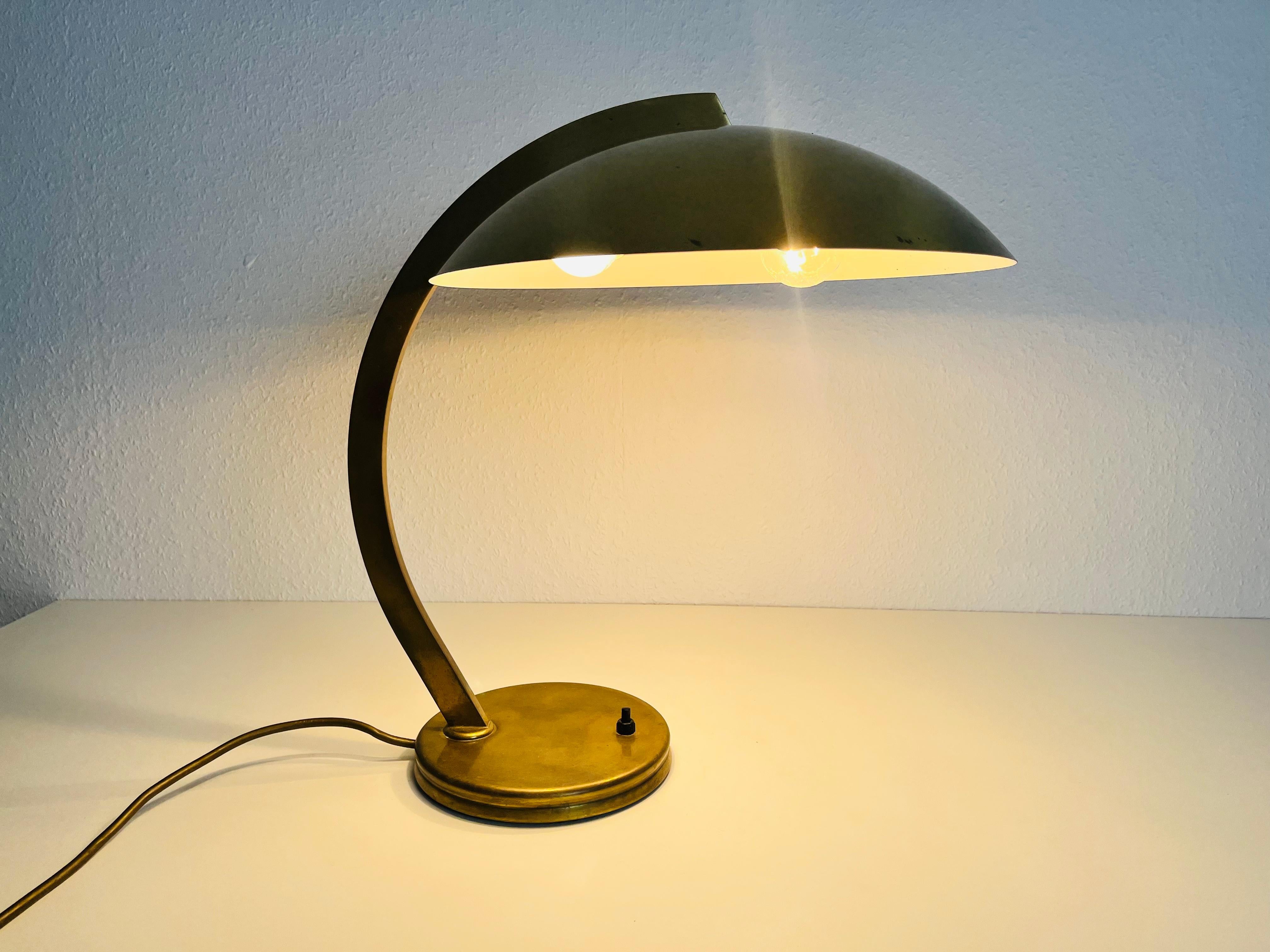 Hillebrand Lampe de table en laiton massif du milieu du siècle, années 1960, Allemagne en vente 5