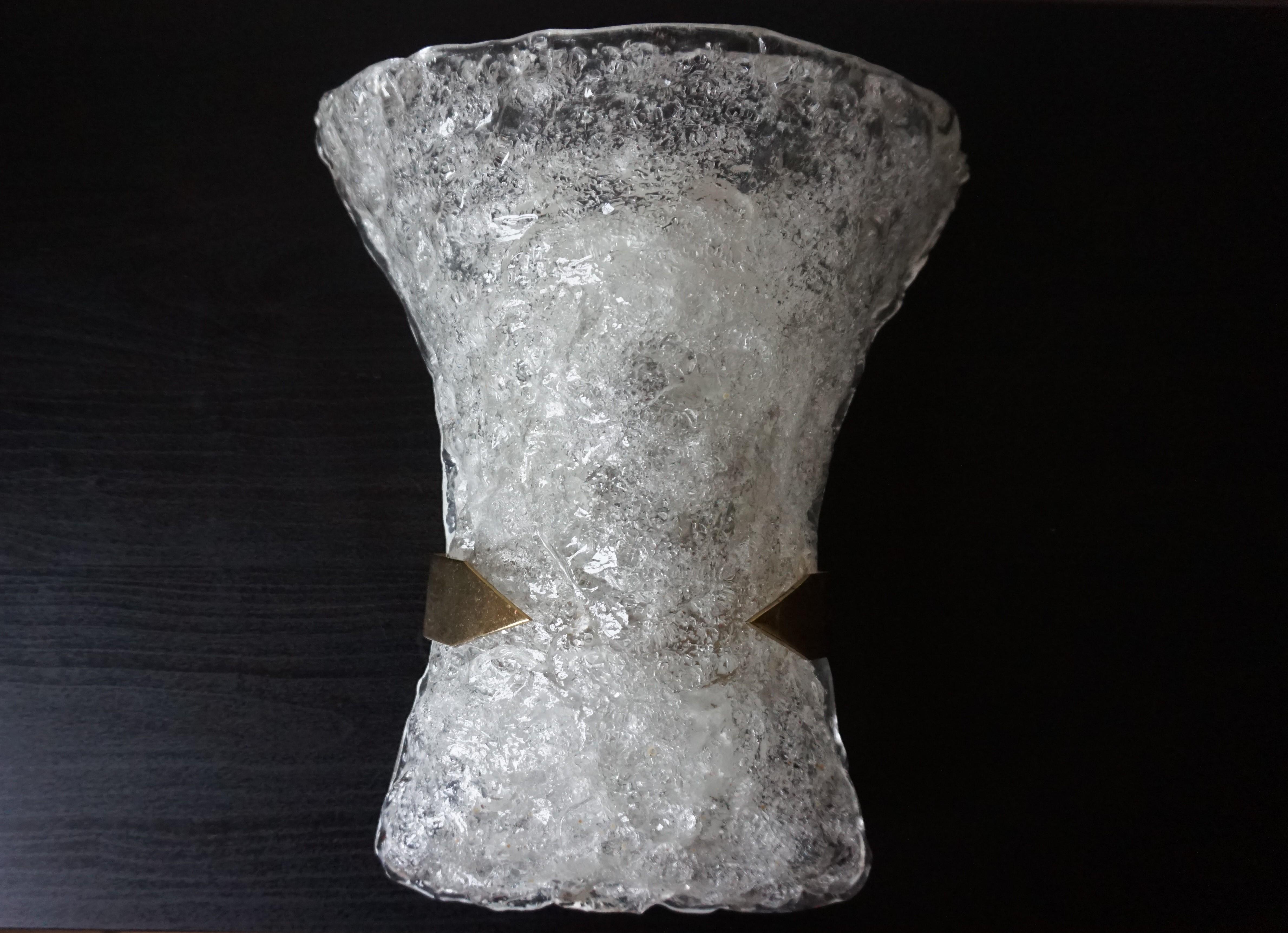Mid-Century moderno Lampada da parete in vetro ghiaccio di Murano di Egon Hillebrand, 1960 in vendita