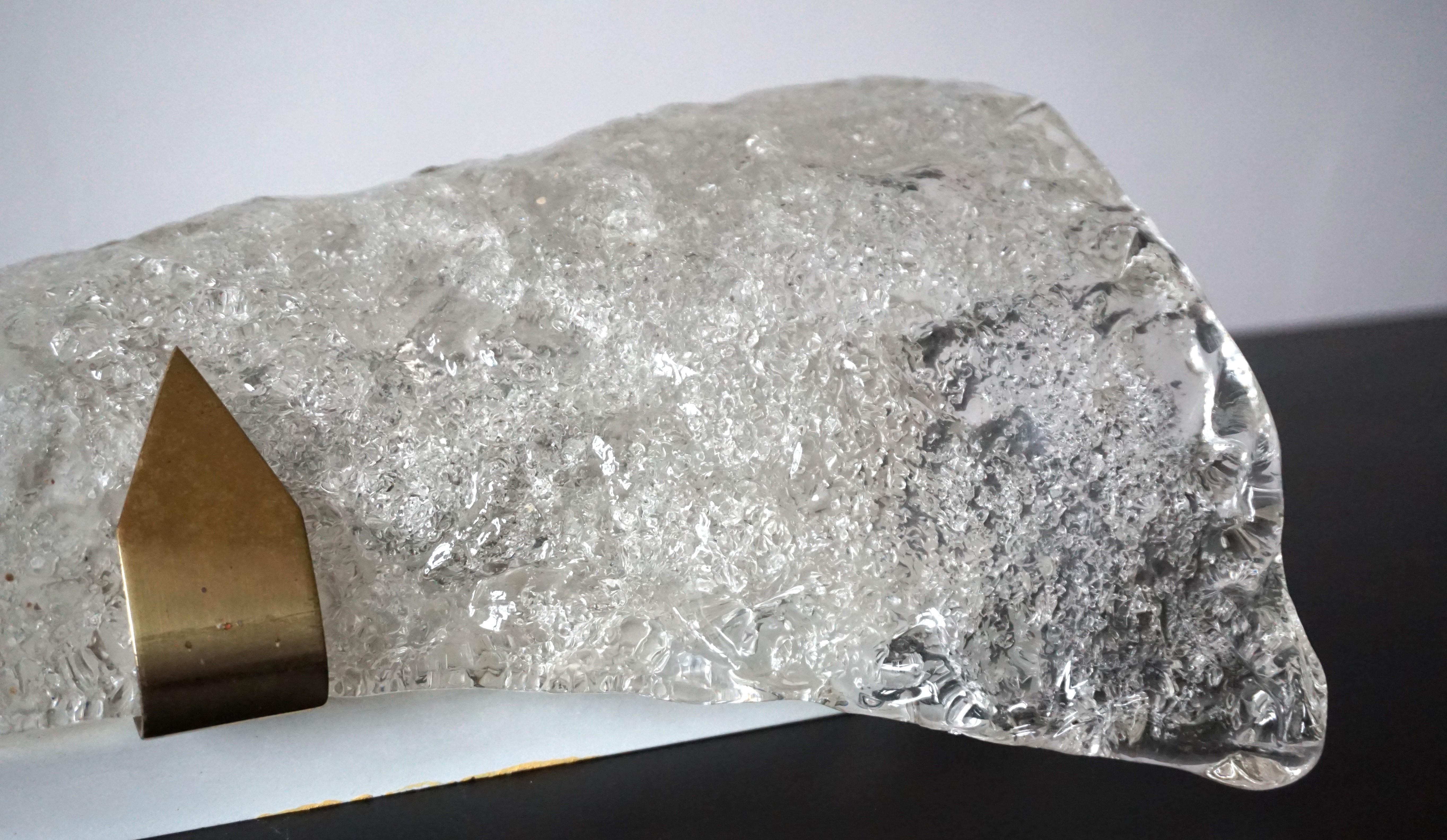 Metà XX secolo Lampada da parete in vetro ghiaccio di Murano di Egon Hillebrand, 1960 in vendita