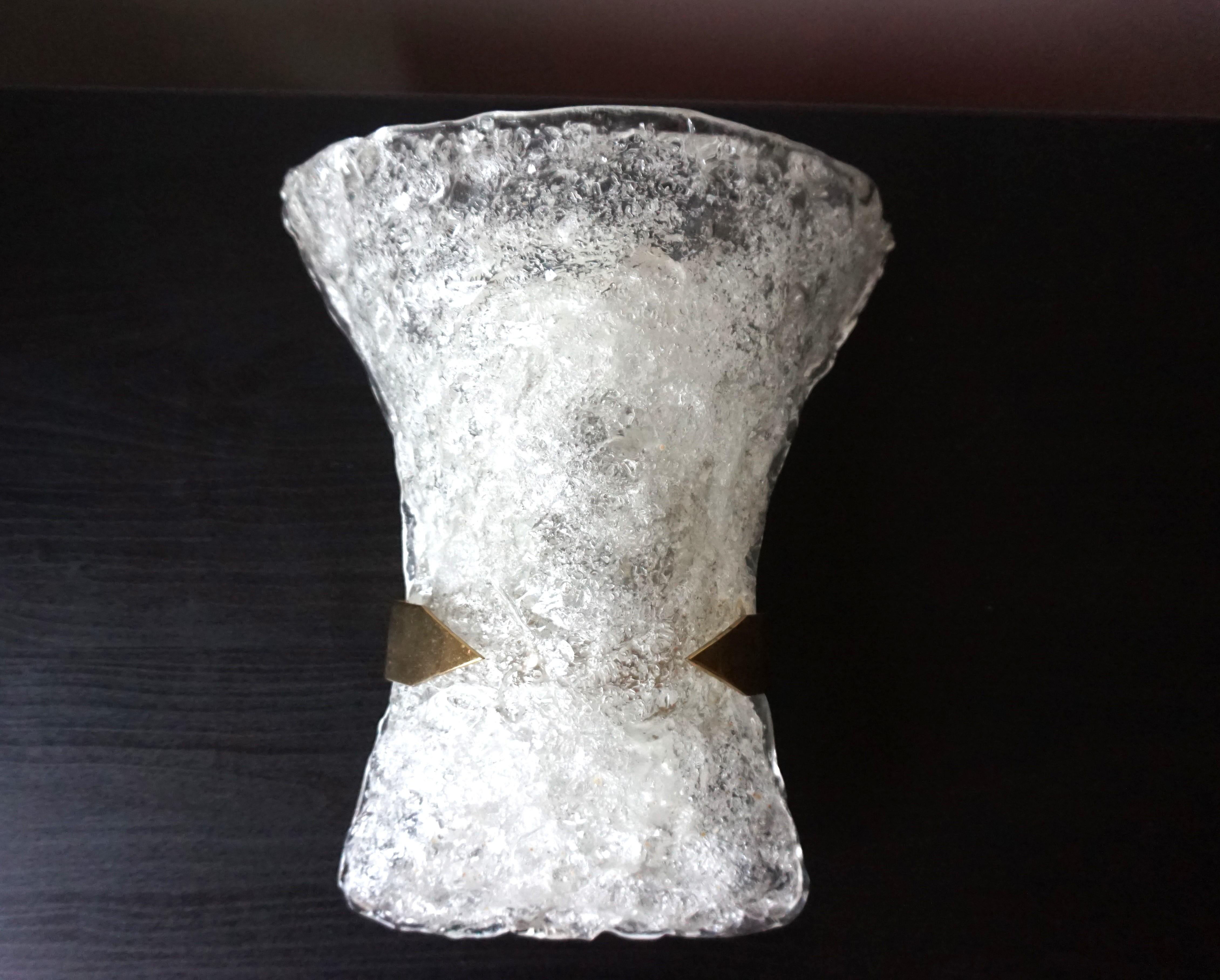 Lampada da parete in vetro ghiaccio di Murano di Egon Hillebrand, 1960 in vendita 1