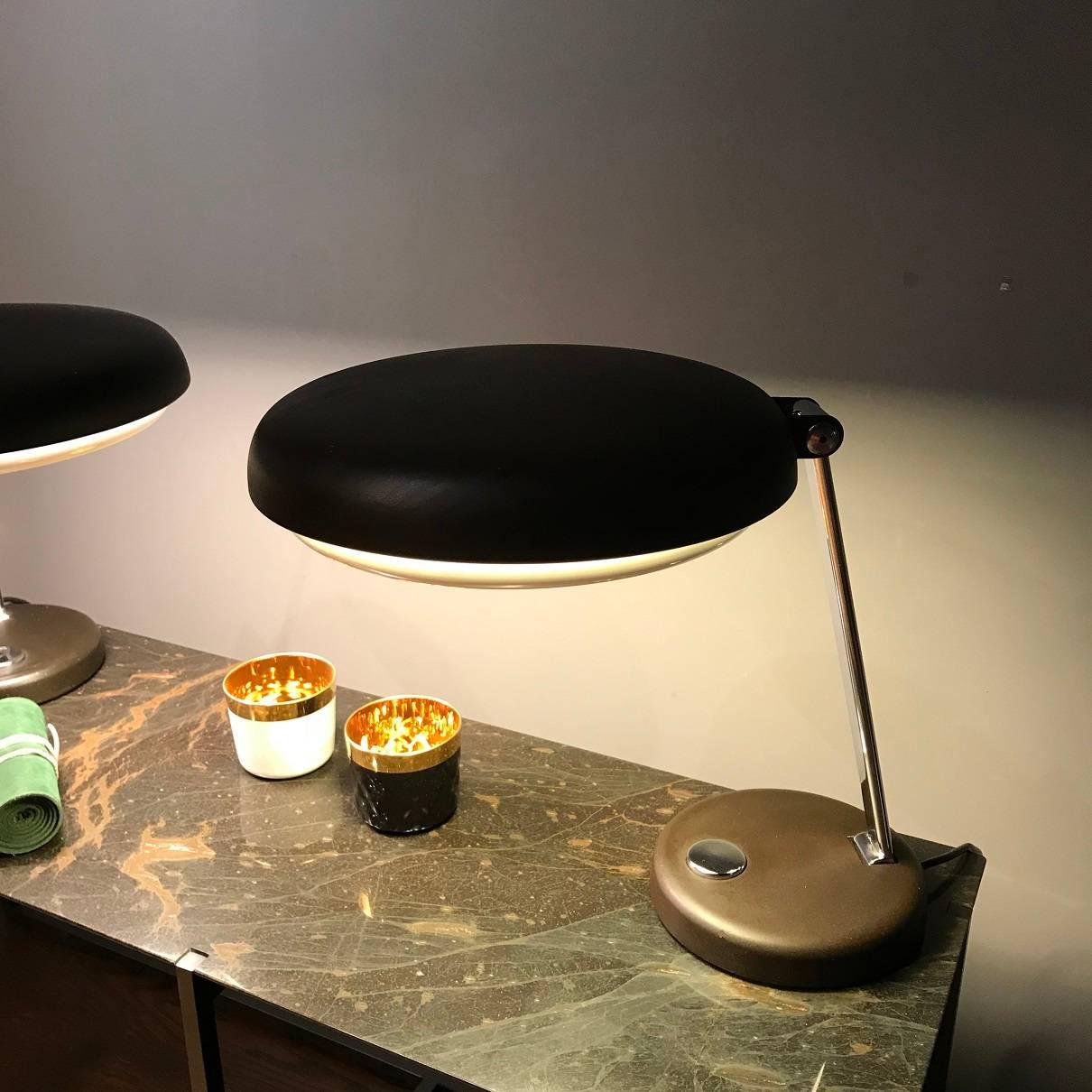 ufo desk lamp