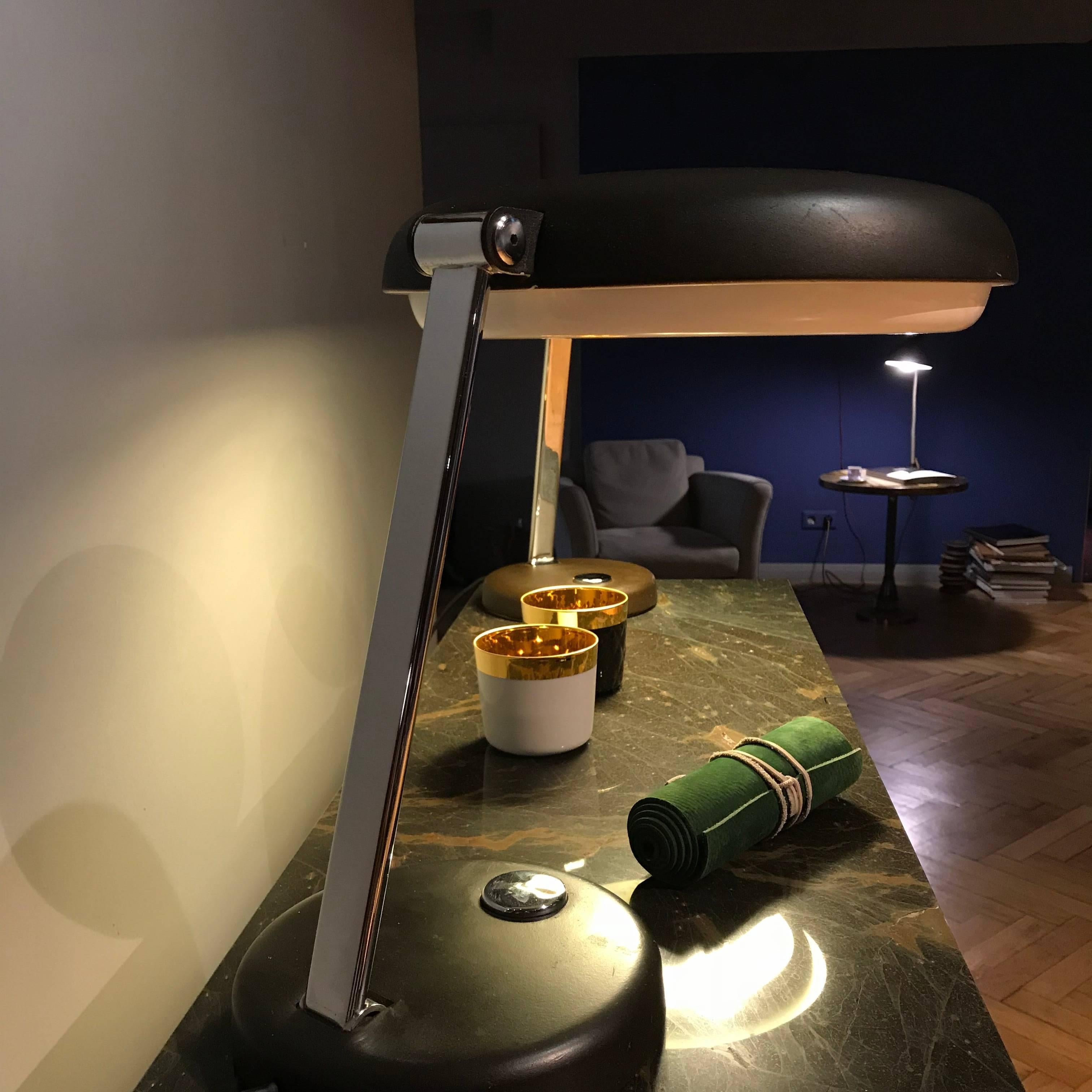 Hillebrand UFO Midcentury Table Desk Lamp, 1960s, Germany In Good Condition In Biebergemund, Hessen