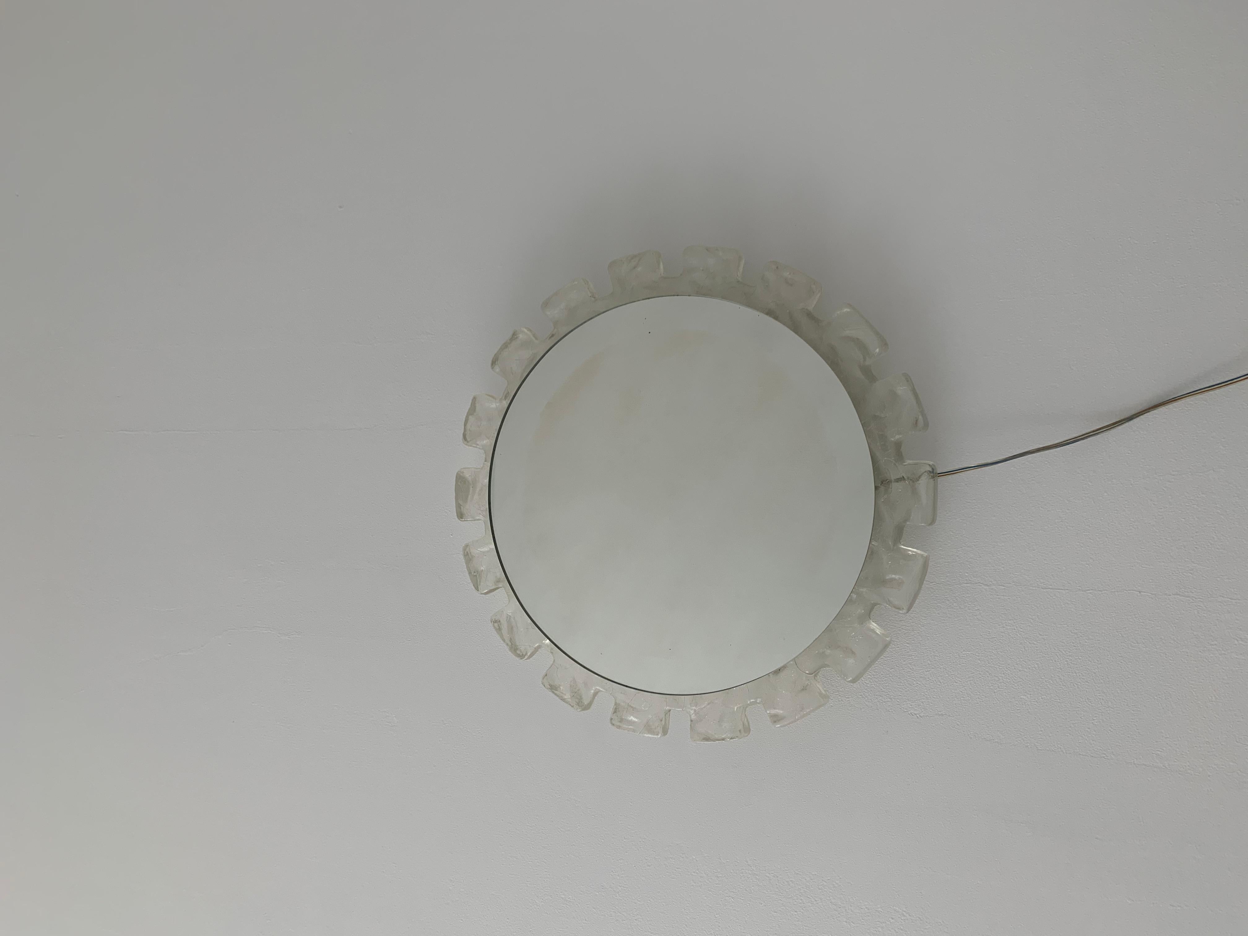 Fin du 20e siècle Hillebrand - Miroir mural vintage en lucite avec arrière-plan, Allemagne, années 1970 en vente