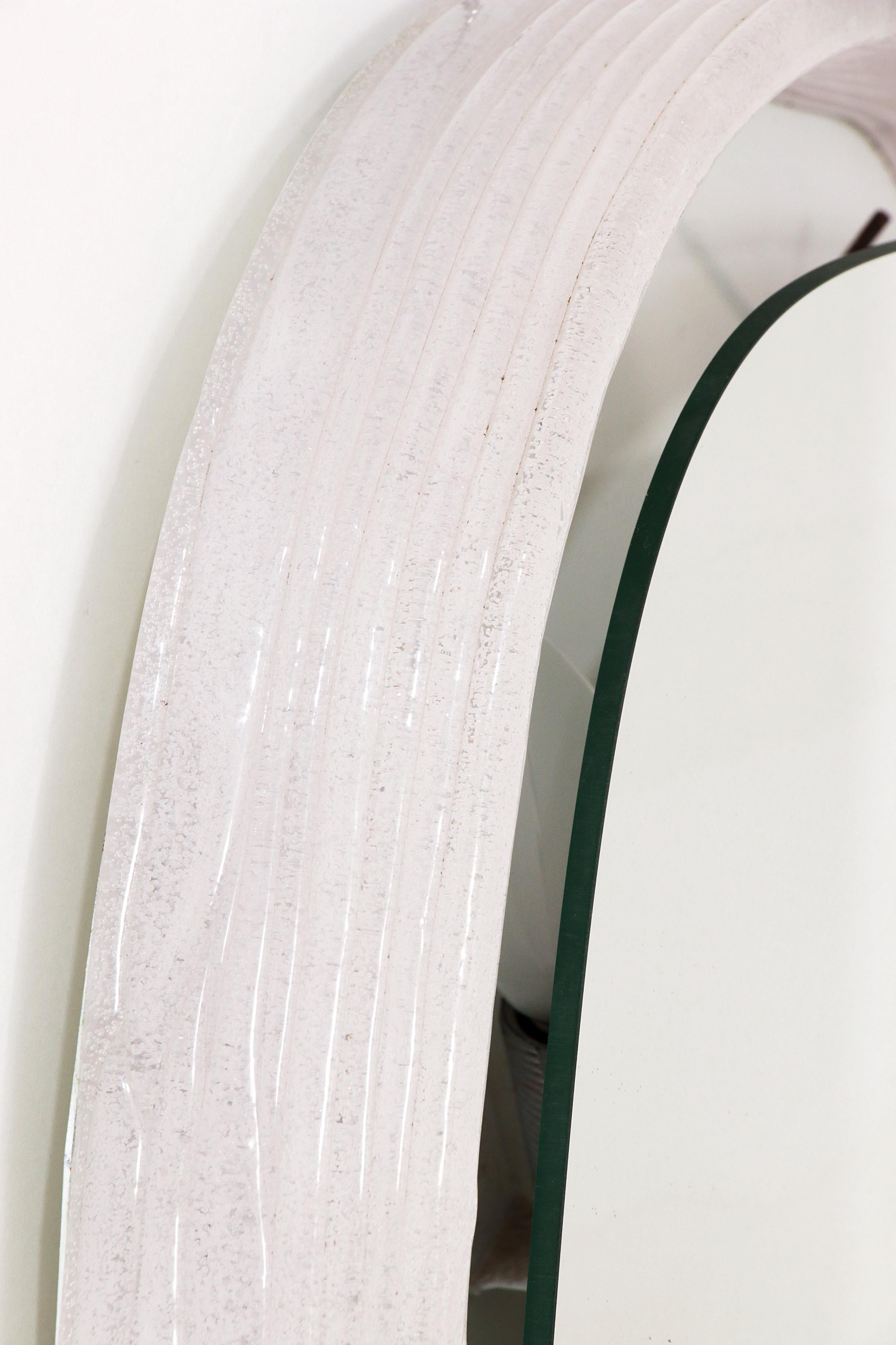Metà XX secolo Specchio da parete ovale illuminato Hillebrand Vintage Plexiglass bianco 1960s