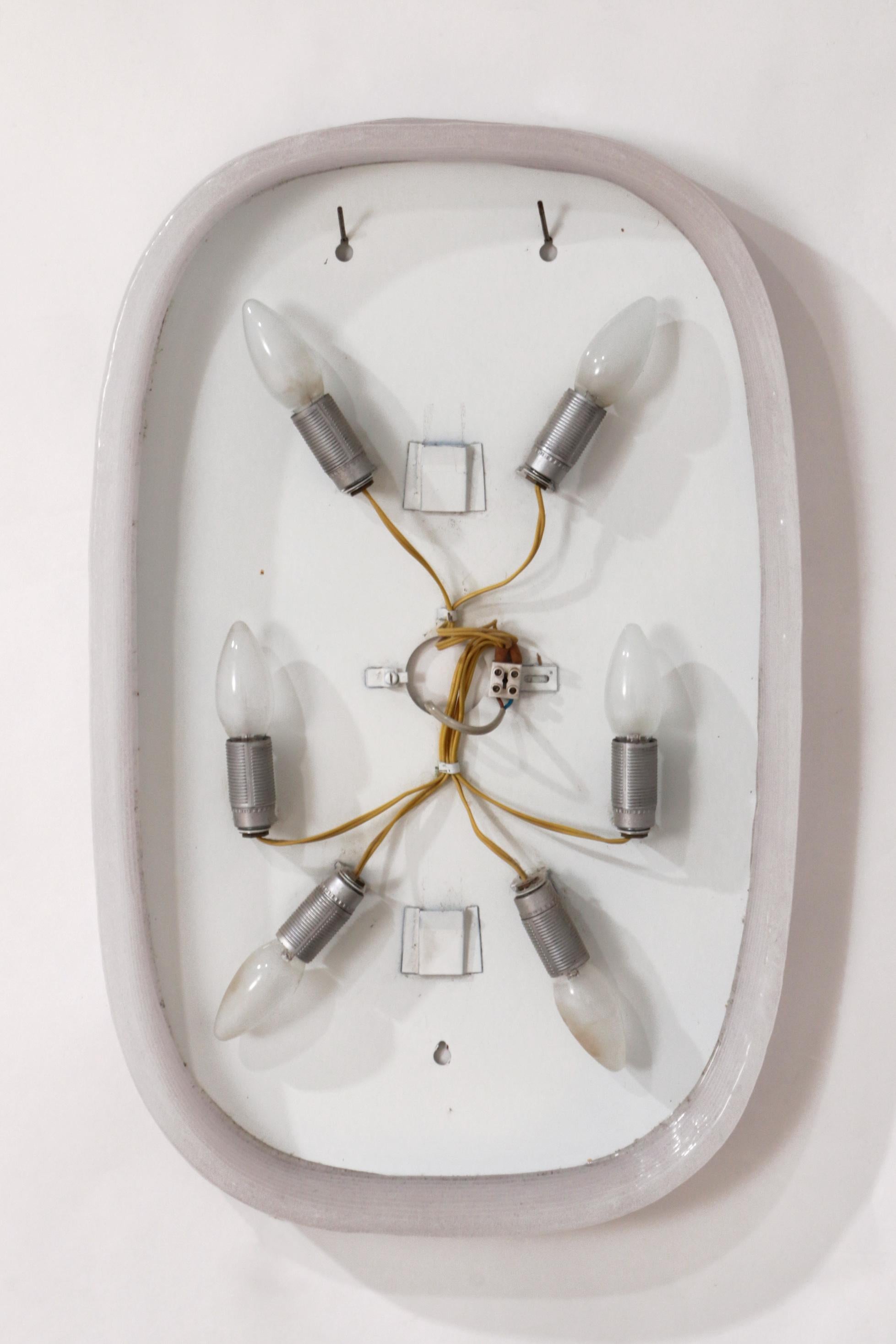 Specchio da parete ovale illuminato Hillebrand Vintage Plexiglass bianco 1960s 2