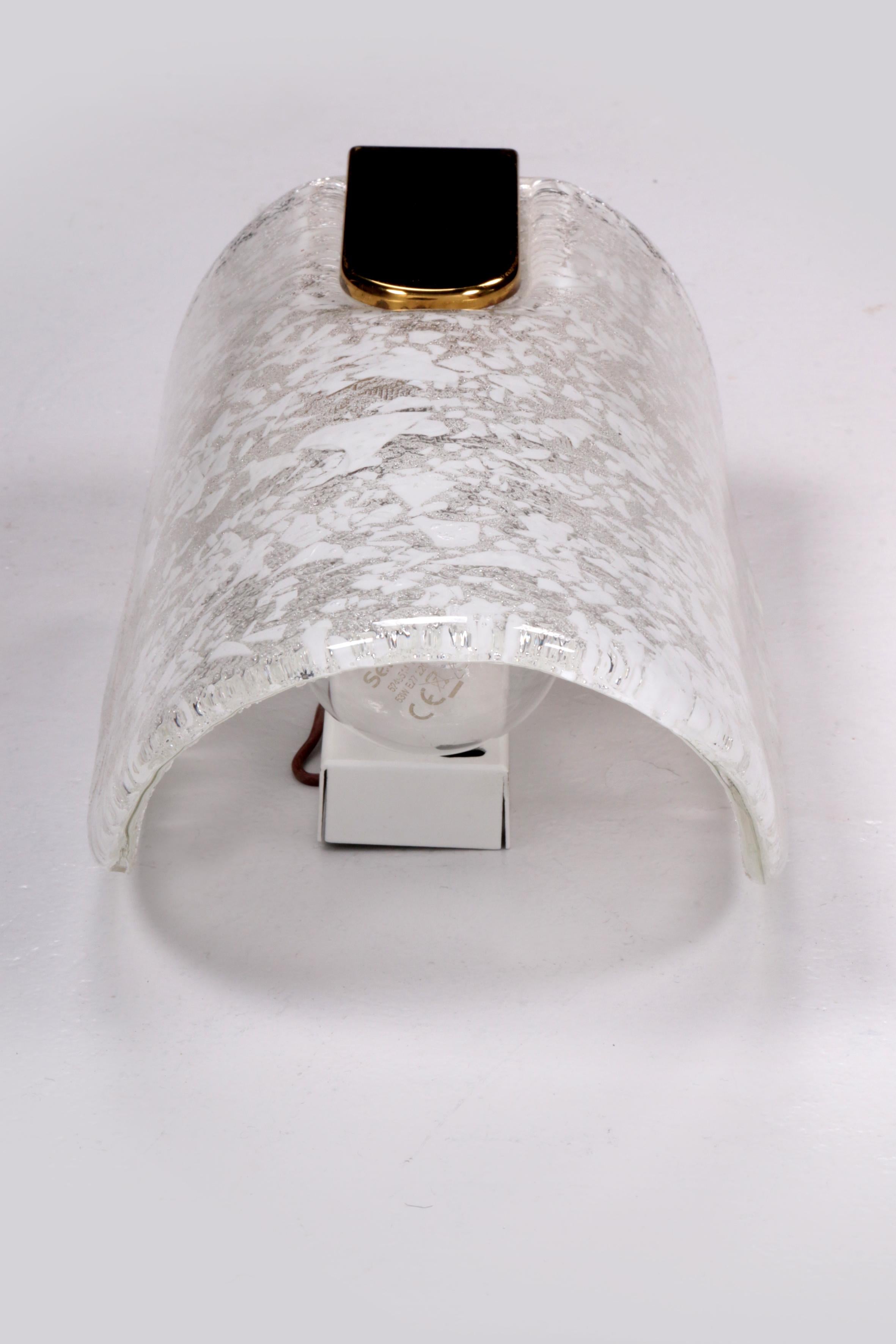 Lampada da parete Hillebrand con vetro e ottone, 1970 in vendita 4