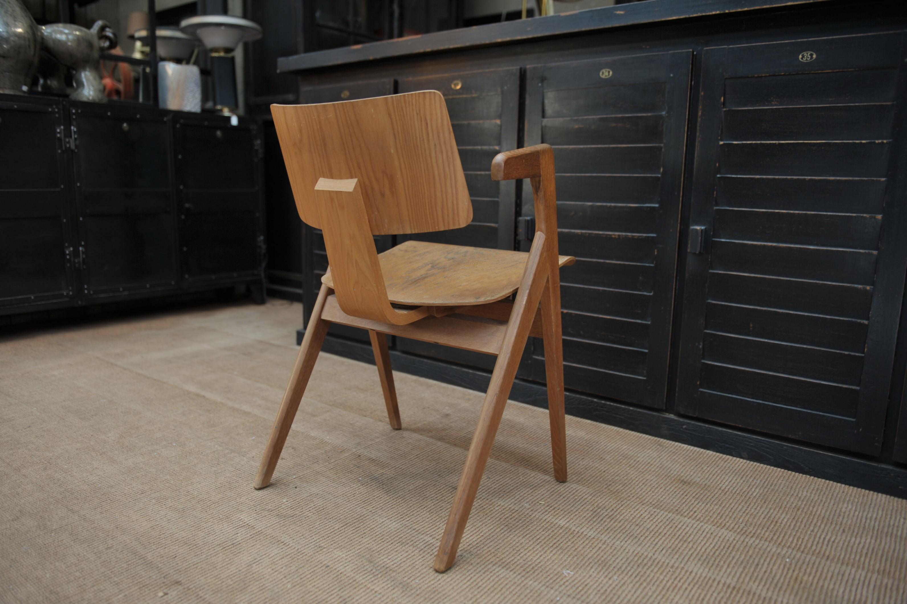 Mid-Century Modern Hillestak Oak Armchair by Robin Day for Hille, Circa 1950 For Sale