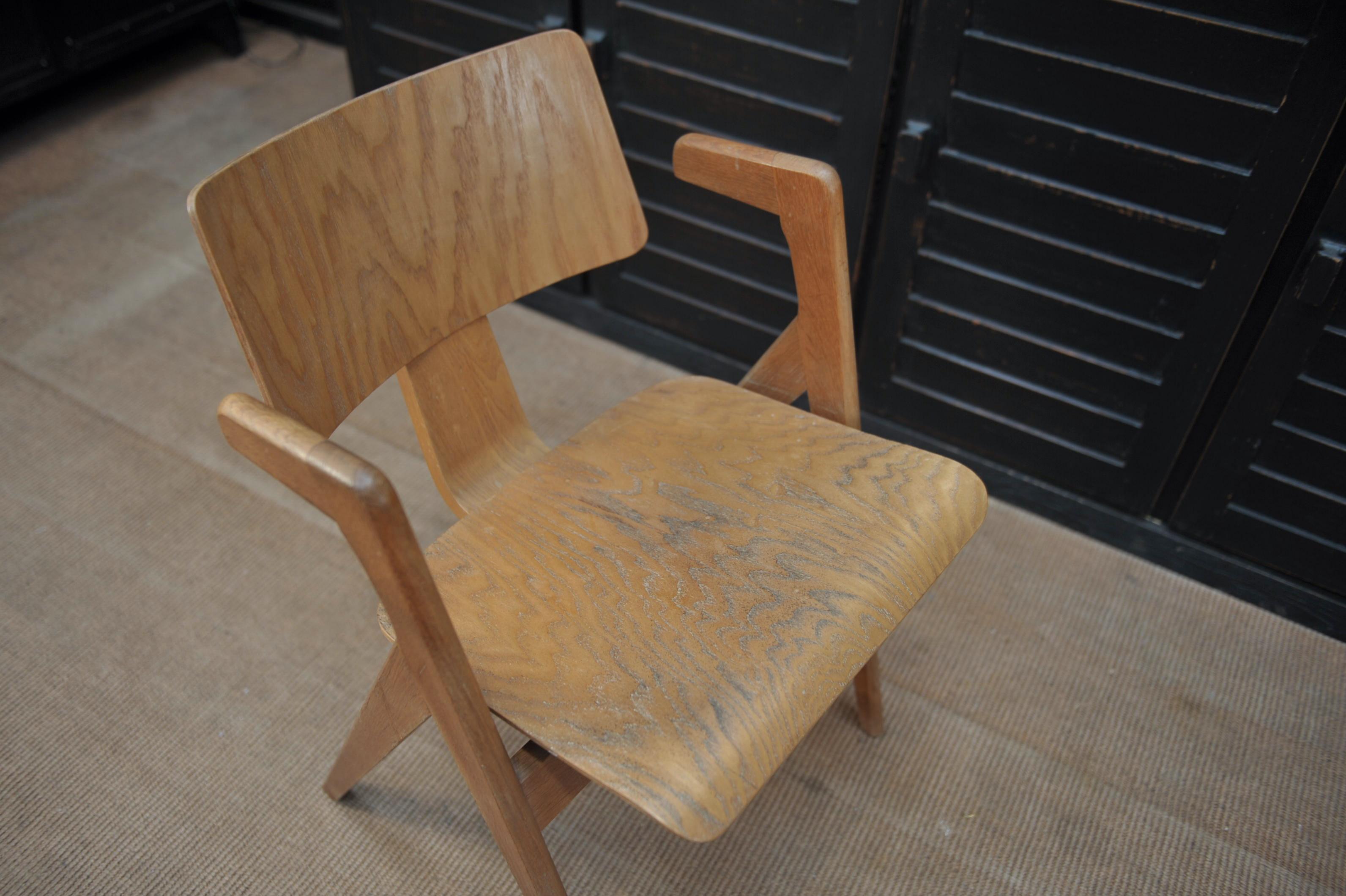 Hillestak Oak Armchair by Robin Day for Hille, Circa 1950 For Sale 1