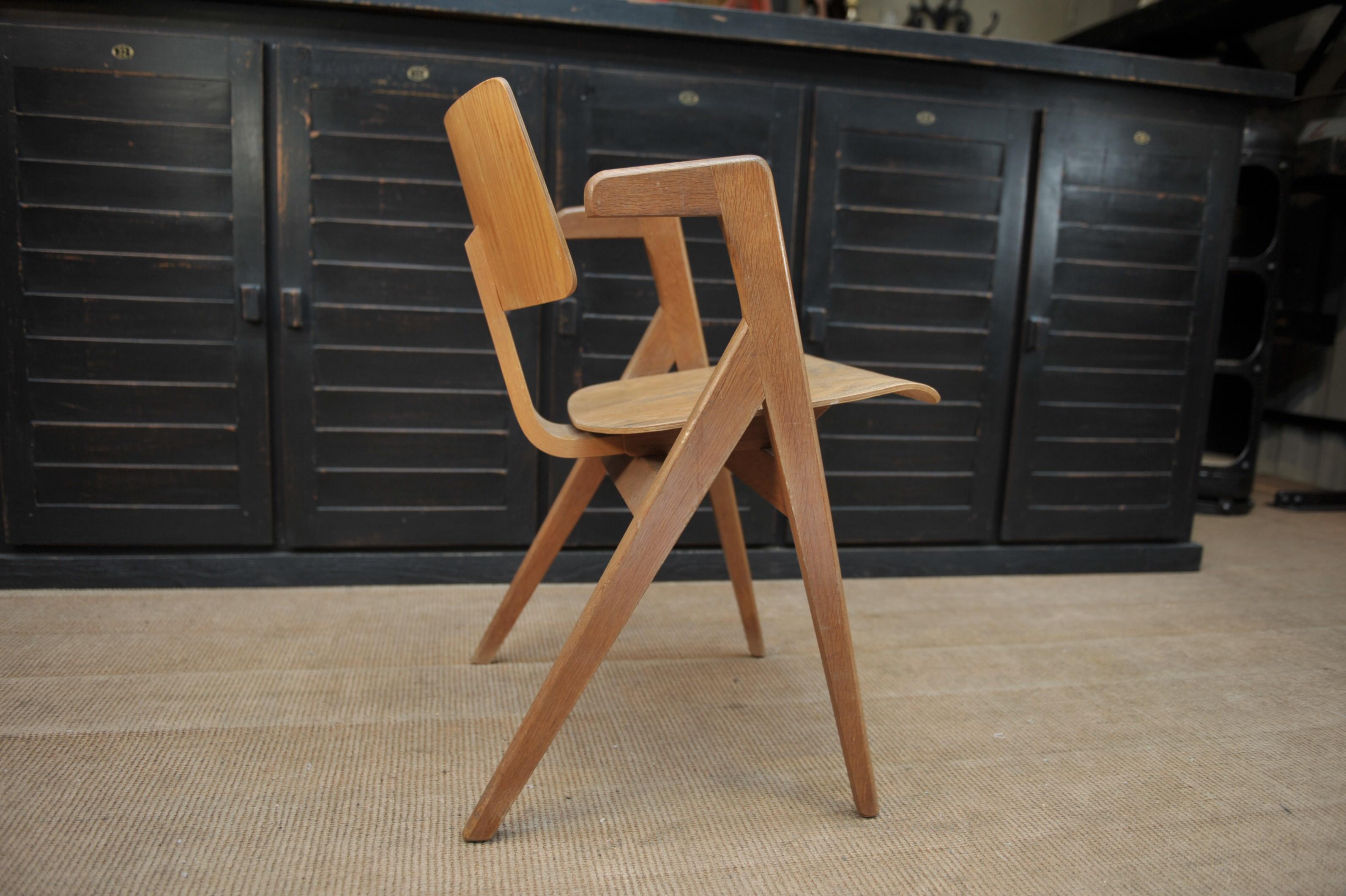 Hillestak Oak Armchair by Robin Day for Hille, Circa 1950 For Sale 3