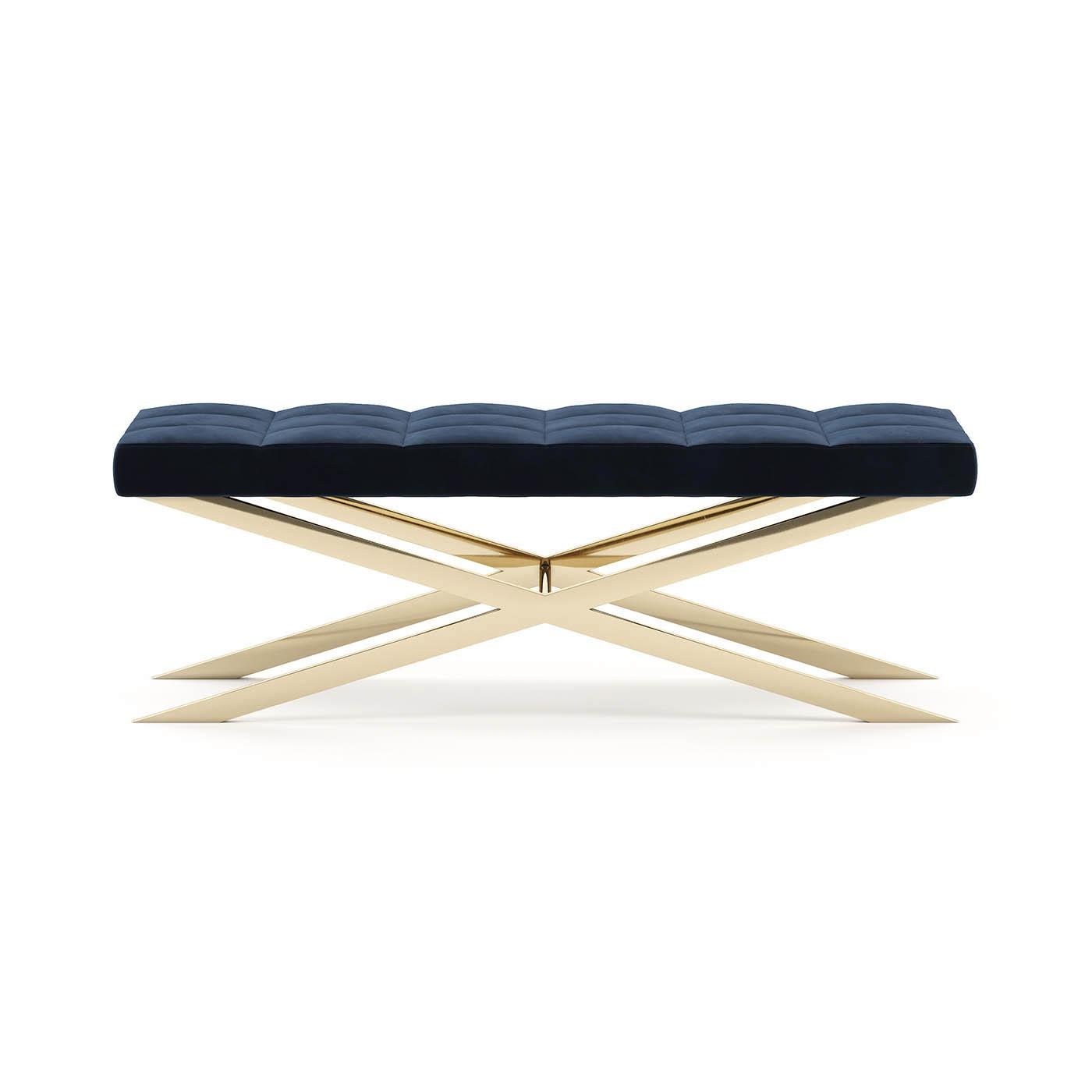 Bench Hilton X with structure in polished
stainless steel in gold finish. With upholstered
seat covered with high quality blue fabric.
Also available with other fabric's color on request.