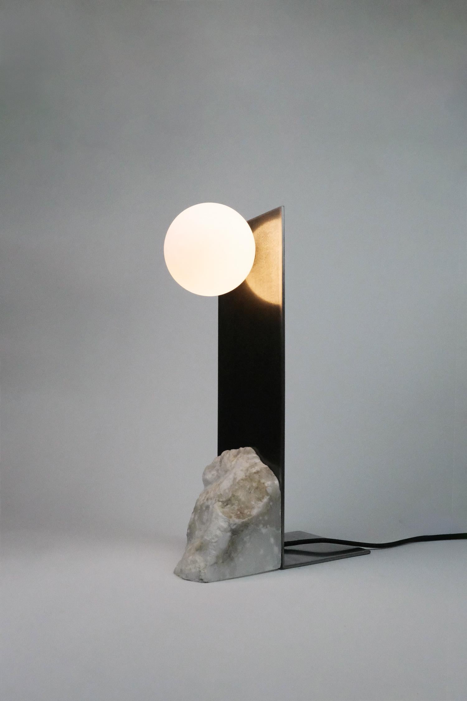 Postmoderne Lampe à poser verticale Himalaya Lunar par Heako Studio en vente
