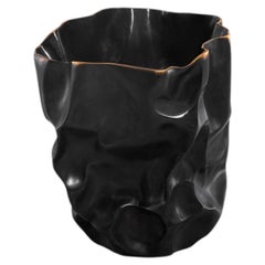 Vase moyen Himalaya en laiton, Viya by Vikram Goyal