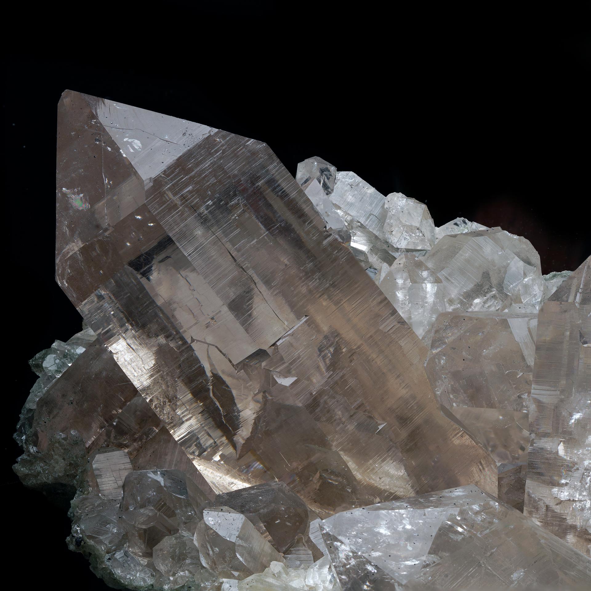 Racimo de Cuarzo Clorurado del Himalaya Siglo XXI y contemporáneo en venta