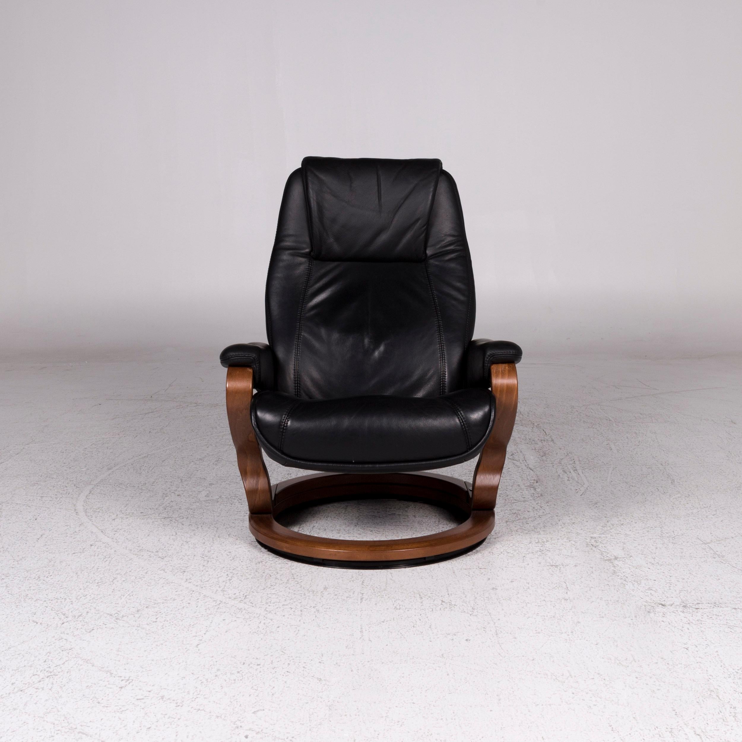 We bring to you a Himolla leather armchair black wood relax function.


 Product measurements in centimeters:
 
 Depth 82
Width 78
Height 102
Seat-height 41
Rest-height 52
Seat-depth 48
Seat-width 55
Back-height 70.