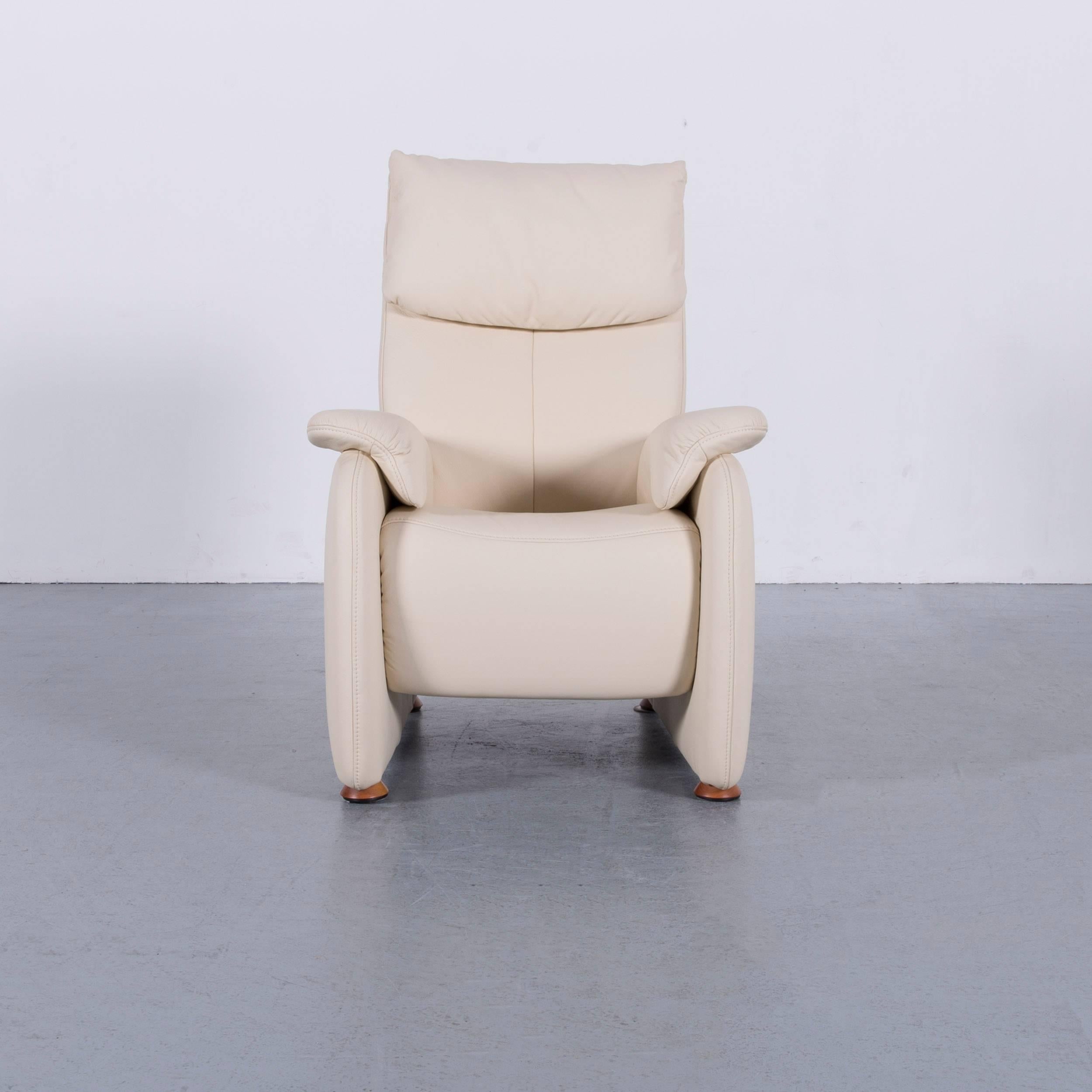 We bring to you an Himolla leather armchair off-white one-seat. 
































