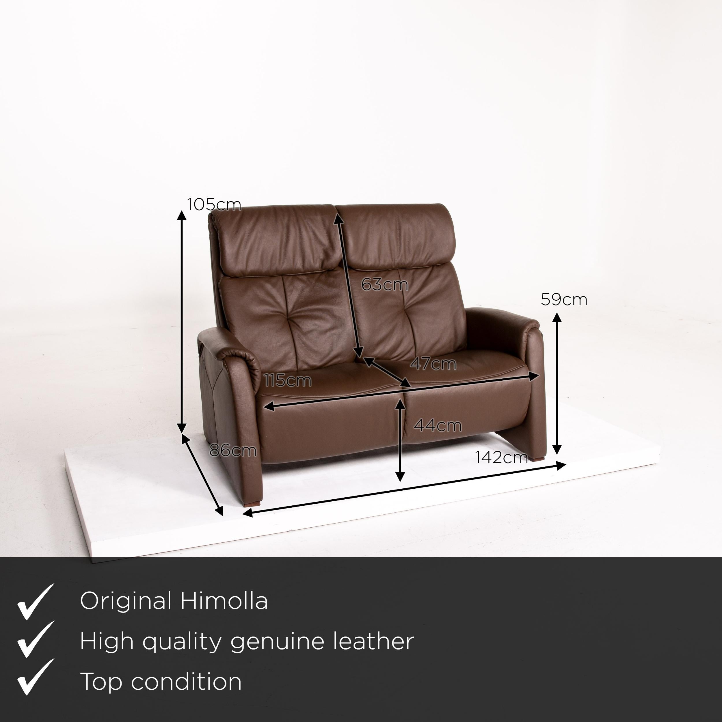 We present to you a Himolla leather sofa dark brown brown two-seat function relax function couch.
   
 

 Product measurements in centimeters:
 

Depth 86
Width 142
Height 105
Seat height 44
Rest height 59
Seat depth 47
Seat width