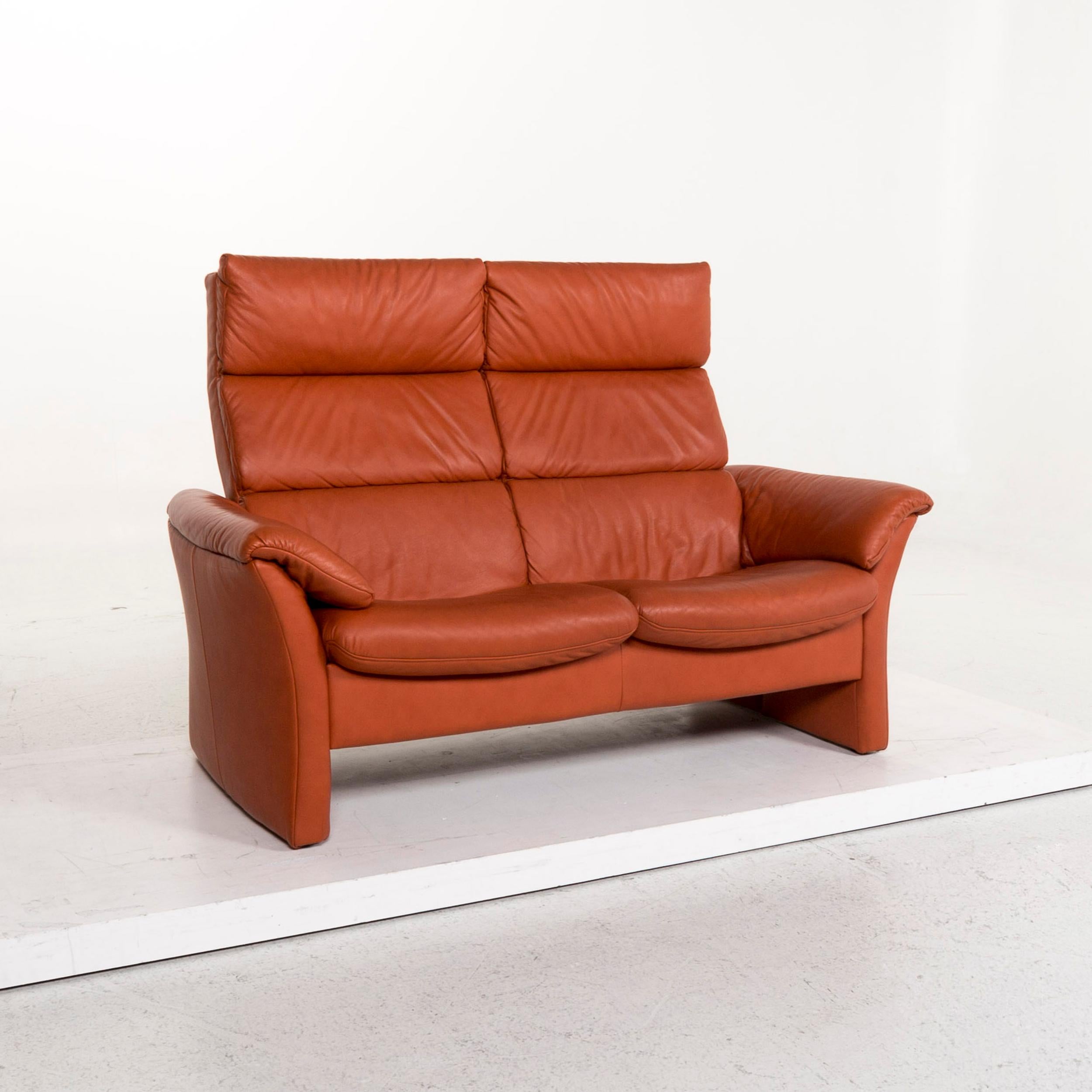 Himolla Leder Sofa Orange Terrakotta Zweisitzer relax Function Couch aus Leder im Angebot 1