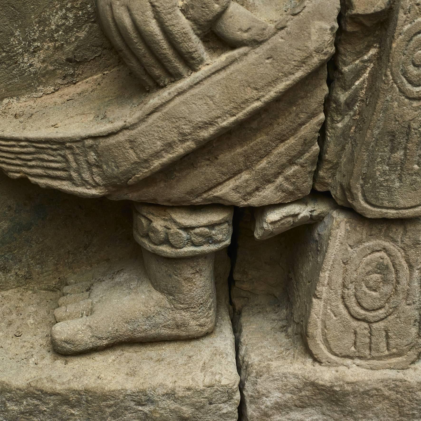 Hindi Sandstone Carving of Nandi / Nandikeshwara, 600-800 Years Old In Good Condition For Sale In Kastrup, DK