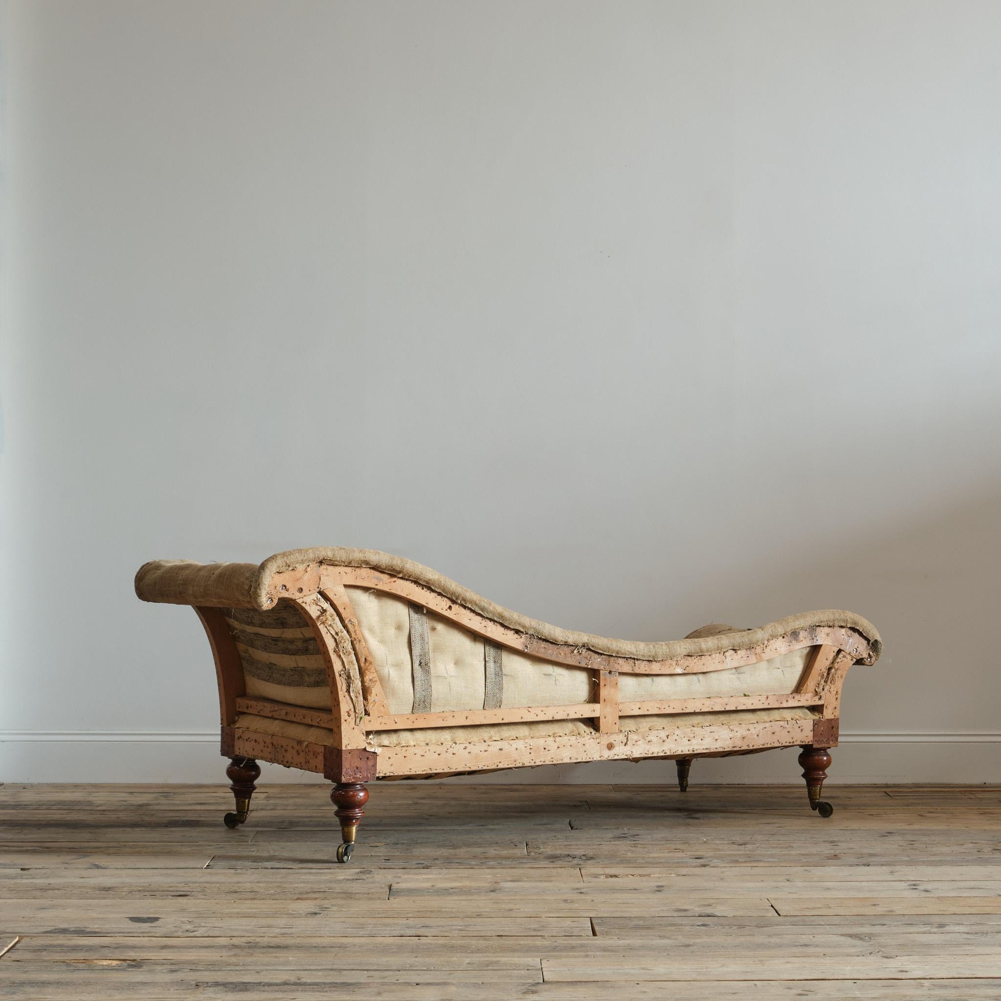 Hindley & Sons Sofa Chaise Longue In Fair Condition For Sale In Batley, GB