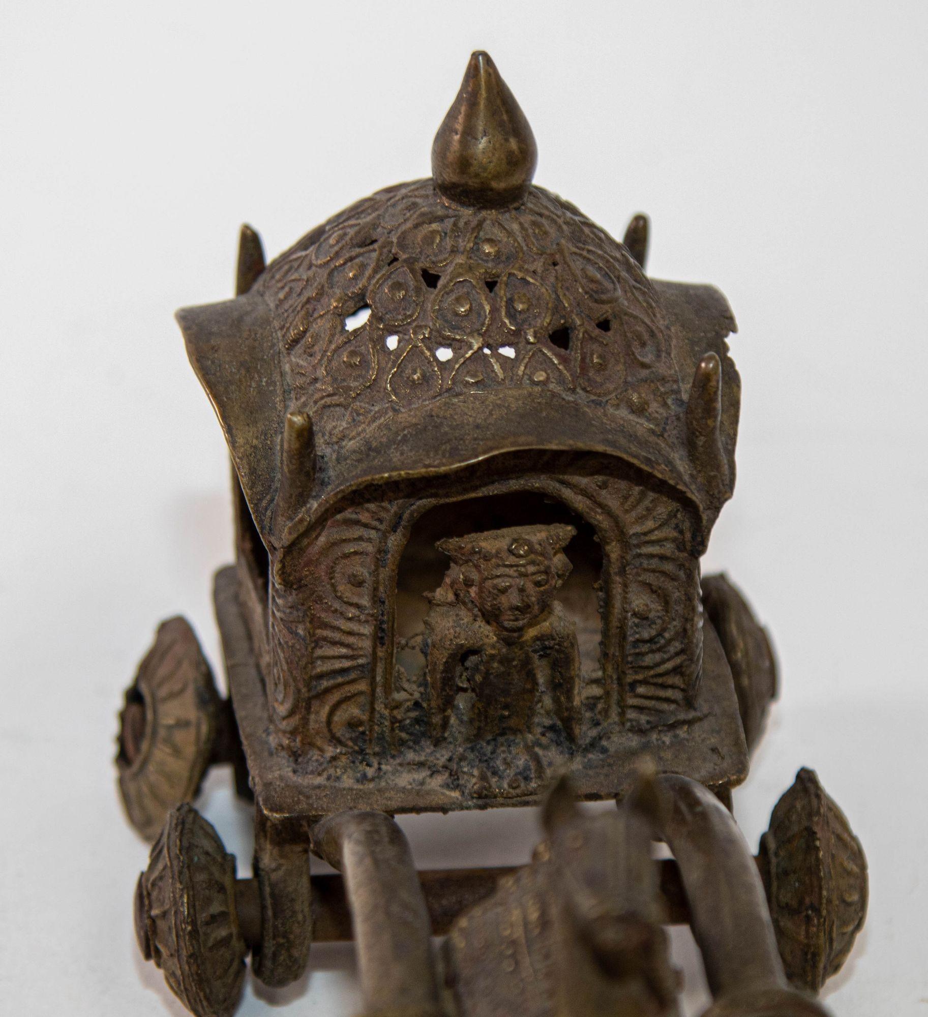 Hindu Bronze Horse and Chariot Temple Toy on Wheels India 1950s Collectible For Sale 4