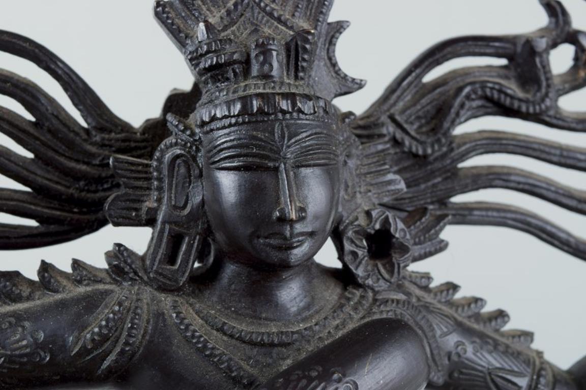 Scultura bronzea indù di Shiva. Probabilmente del XIX secolo. in vendita 2