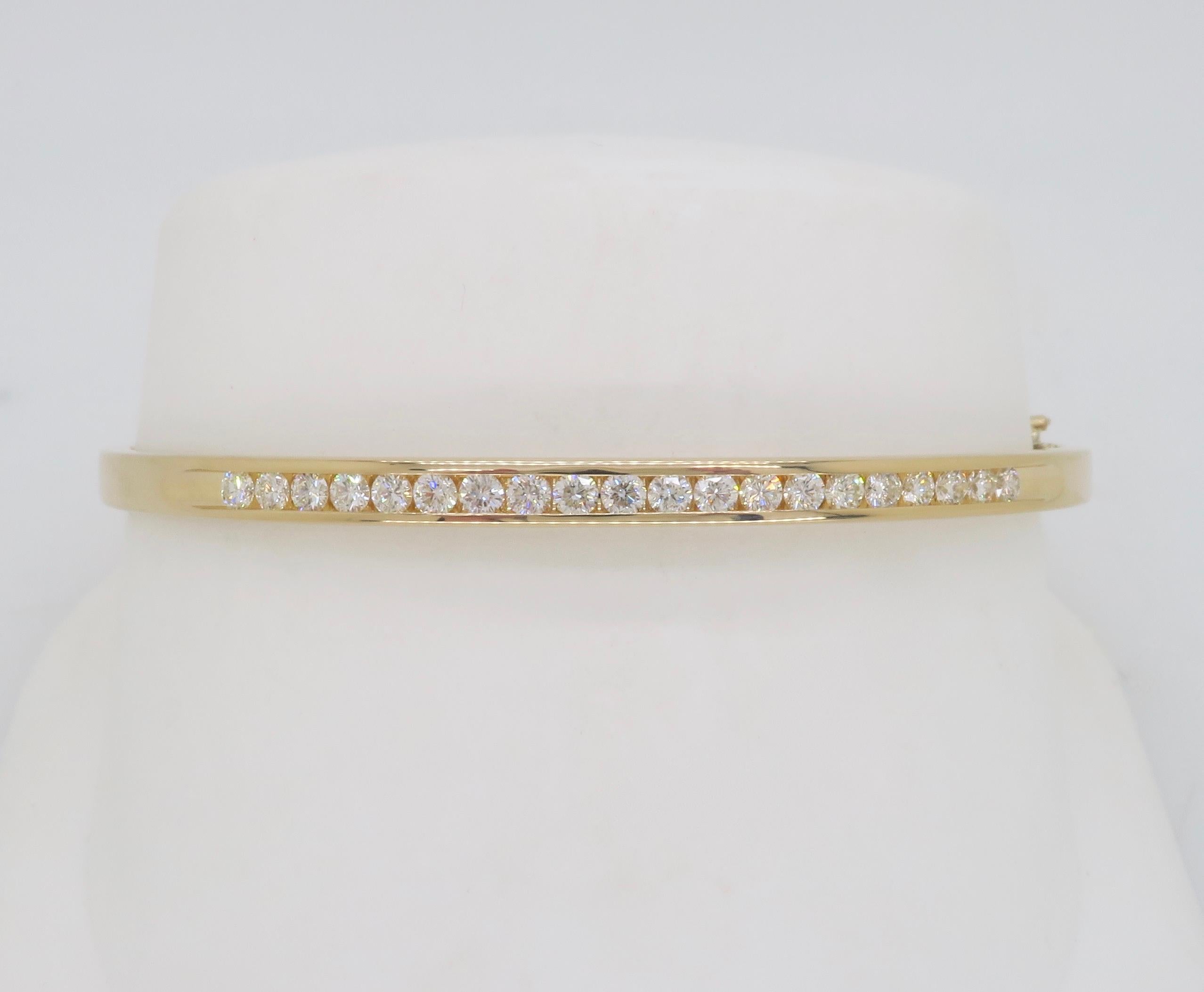 Hinge Diamond Bangle Bracelet in 14k Yellow Gold  In New Condition In Webster, NY