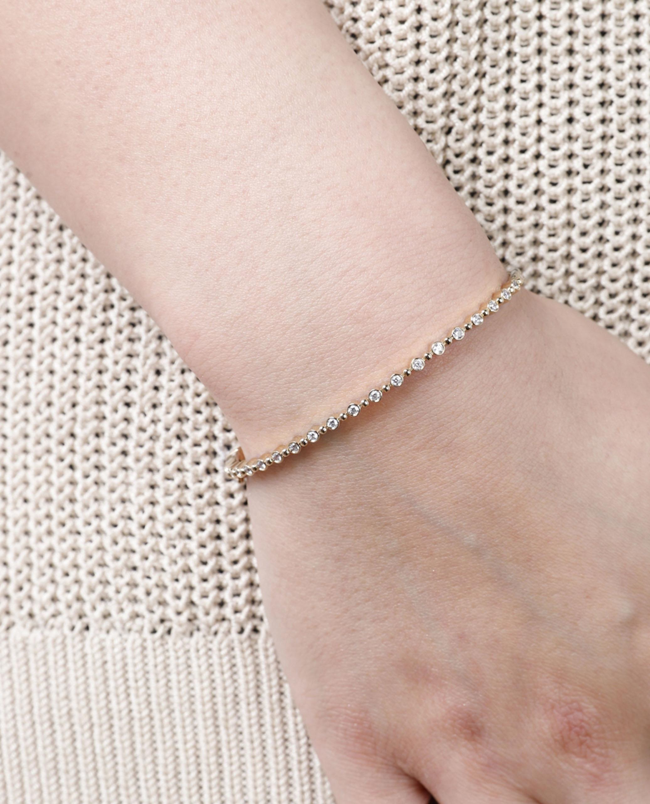Bracciale con diamanti a cerniera in oro giallo 14K con chiusura di sicurezza in vendita 4