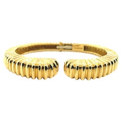 Hinged Scalloped 18K Yellow Gold Cuff Bracelet