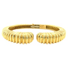 Hinged Scalloped 18K Yellow Gold Cuff Bracelet